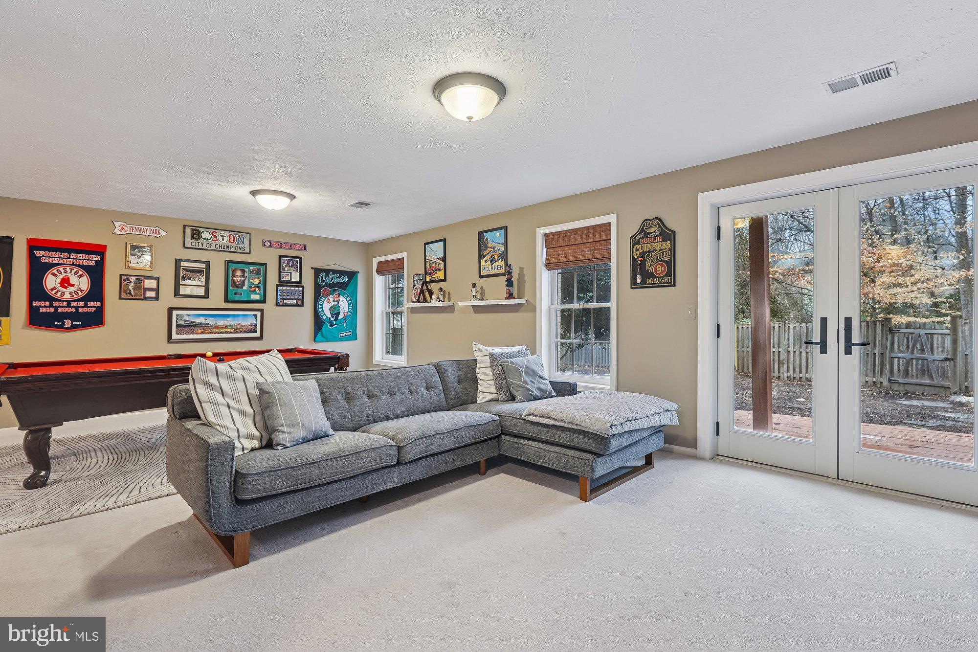 CROSSPOINTE - Residential