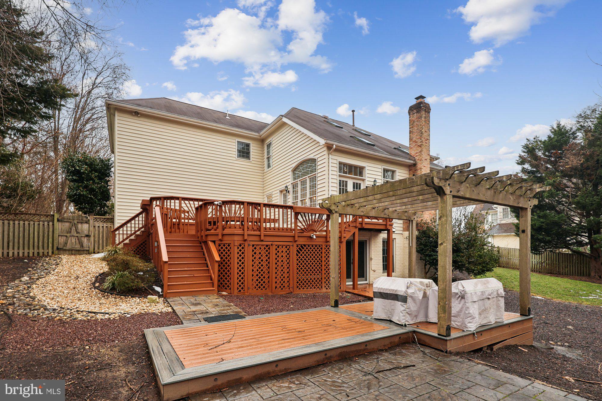 CROSSPOINTE - Residential