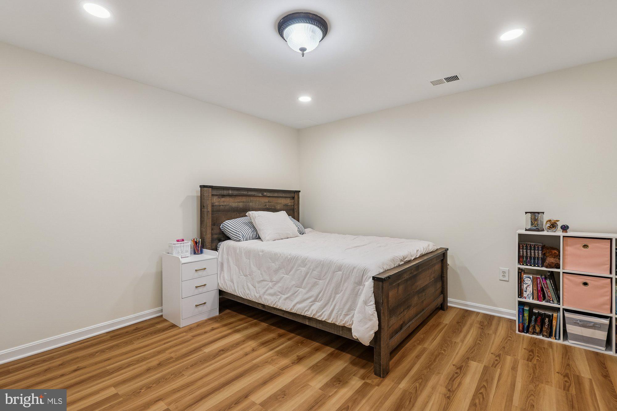 CROSSPOINTE - Residential