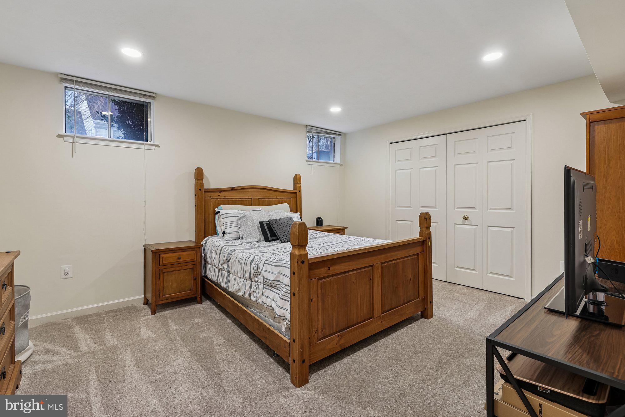 CROSSPOINTE - Residential