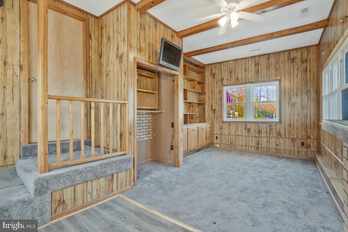 GOLDEN BEACH - Residential