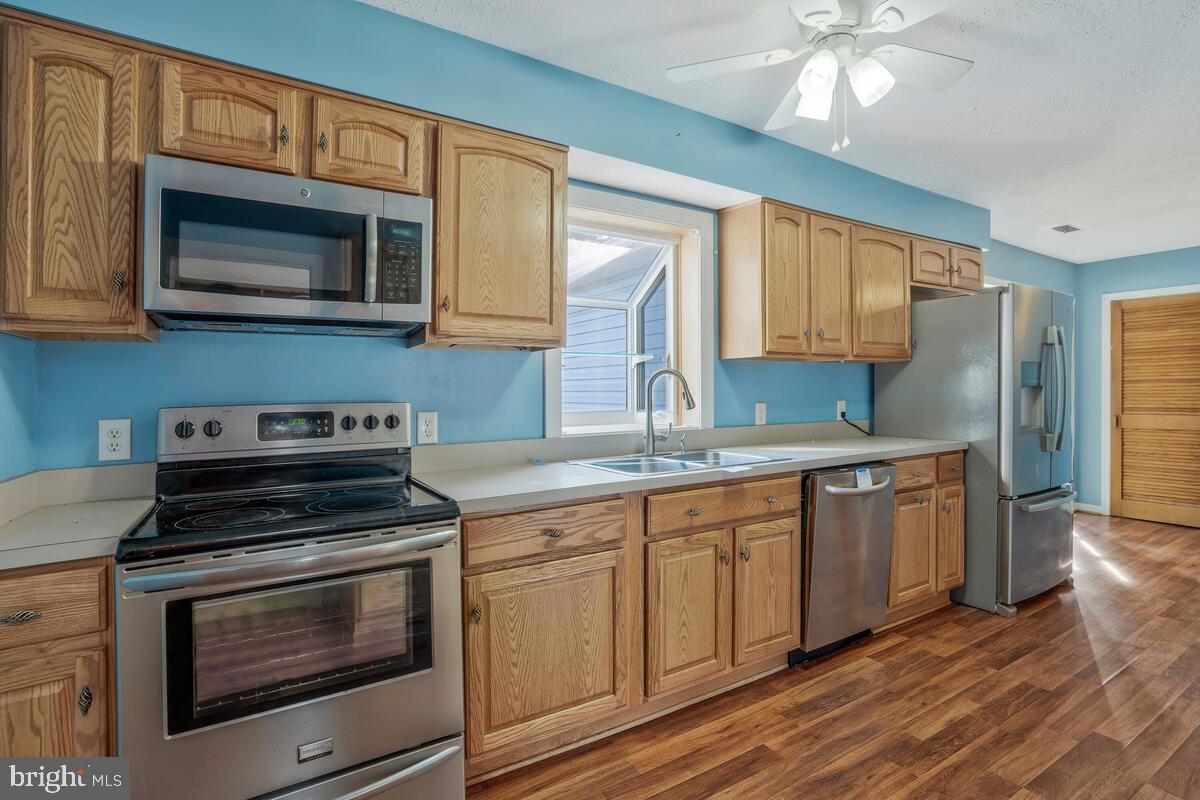 GOLDEN BEACH - Residential