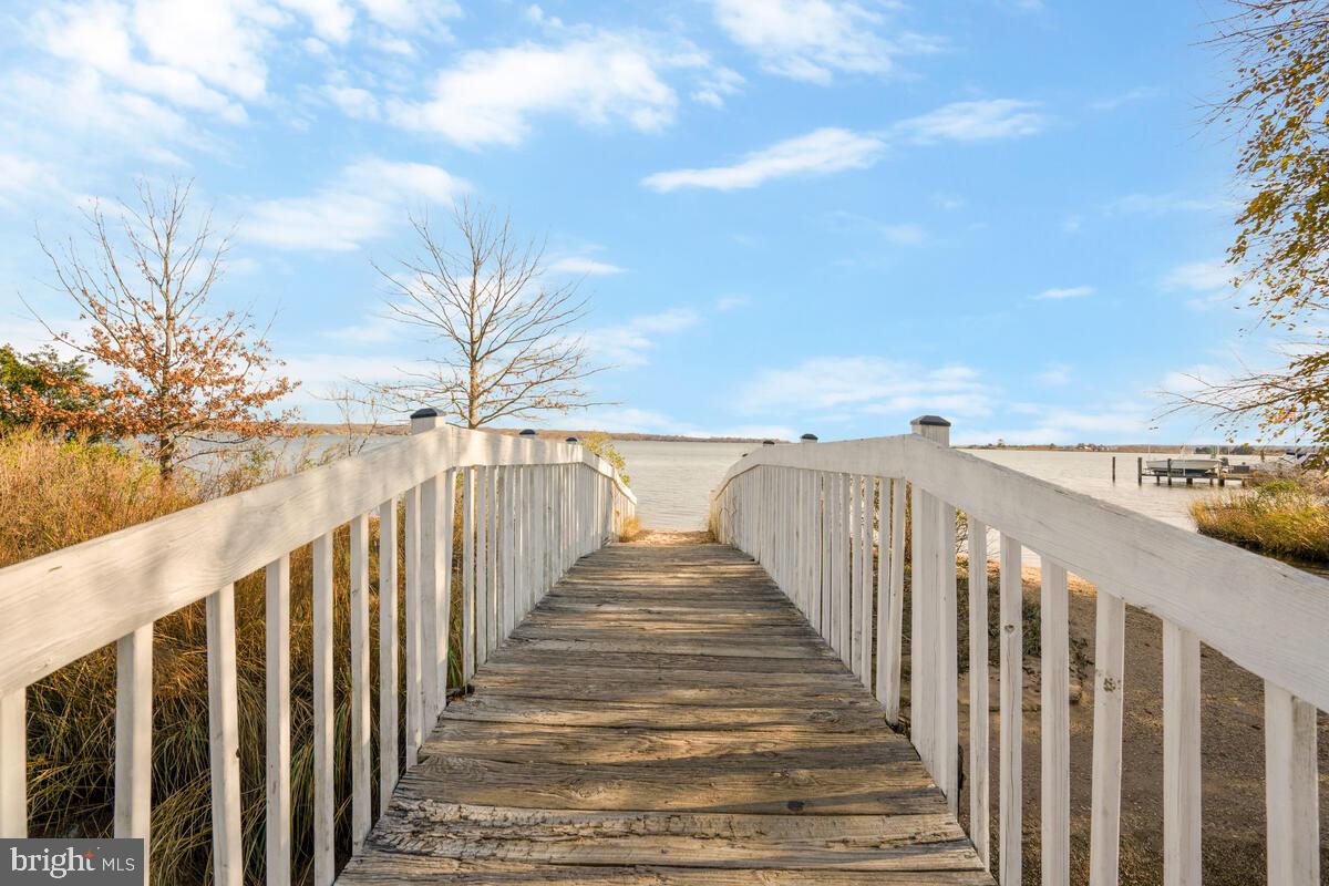 GOLDEN BEACH - Residential