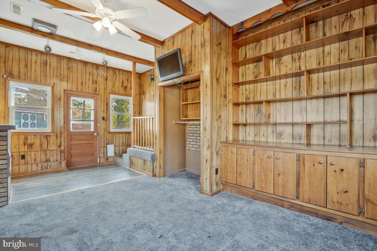 GOLDEN BEACH - Residential