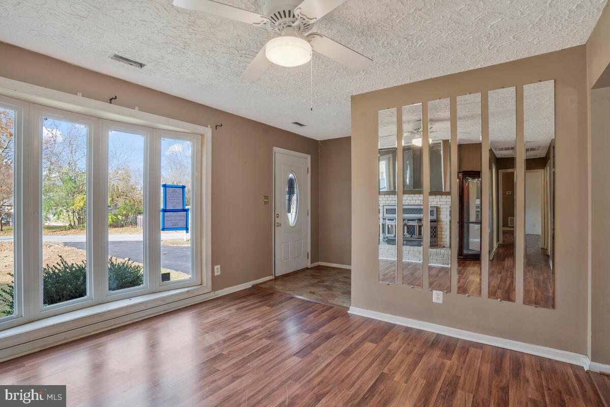 GOLDEN BEACH - Residential