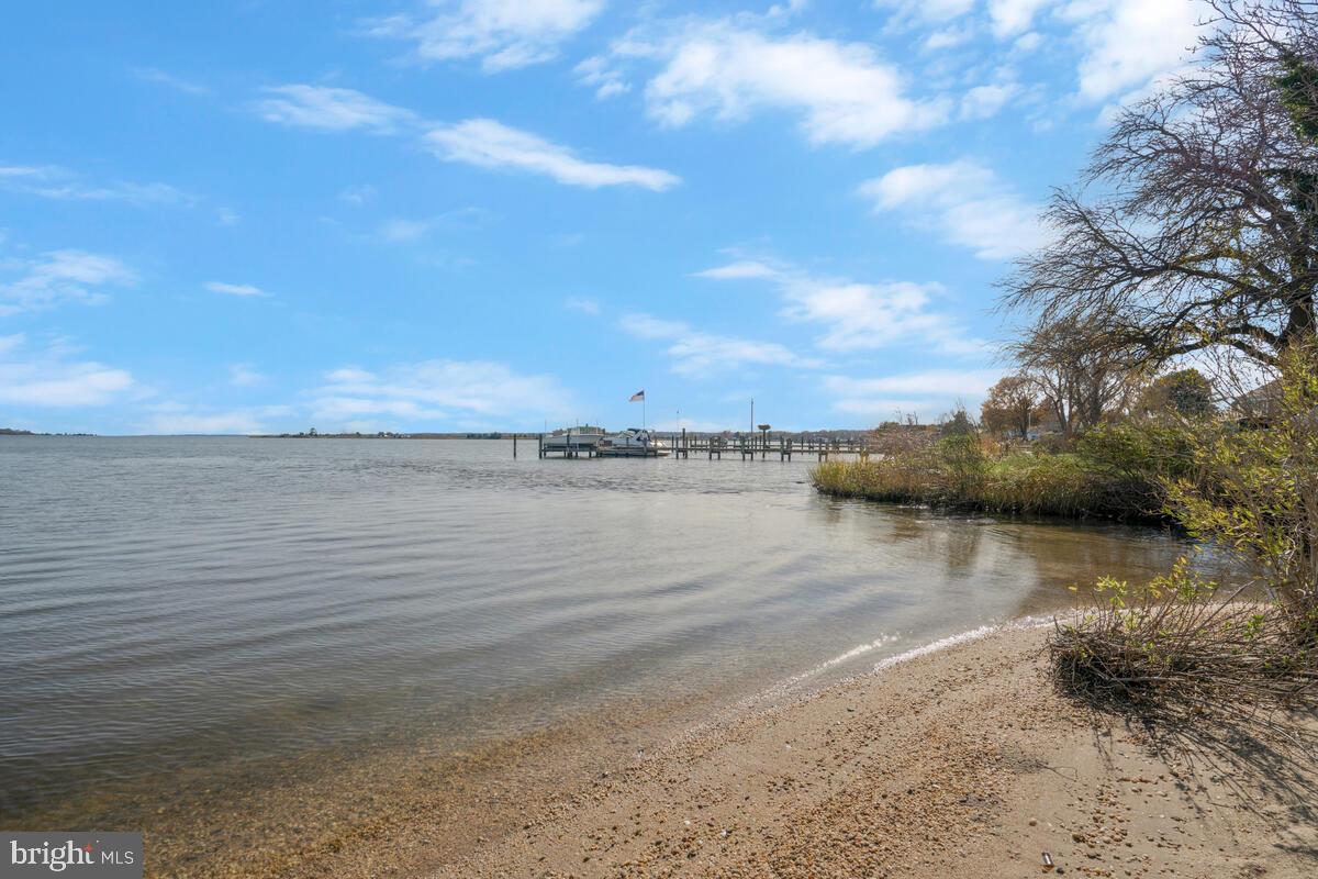 GOLDEN BEACH - Residential