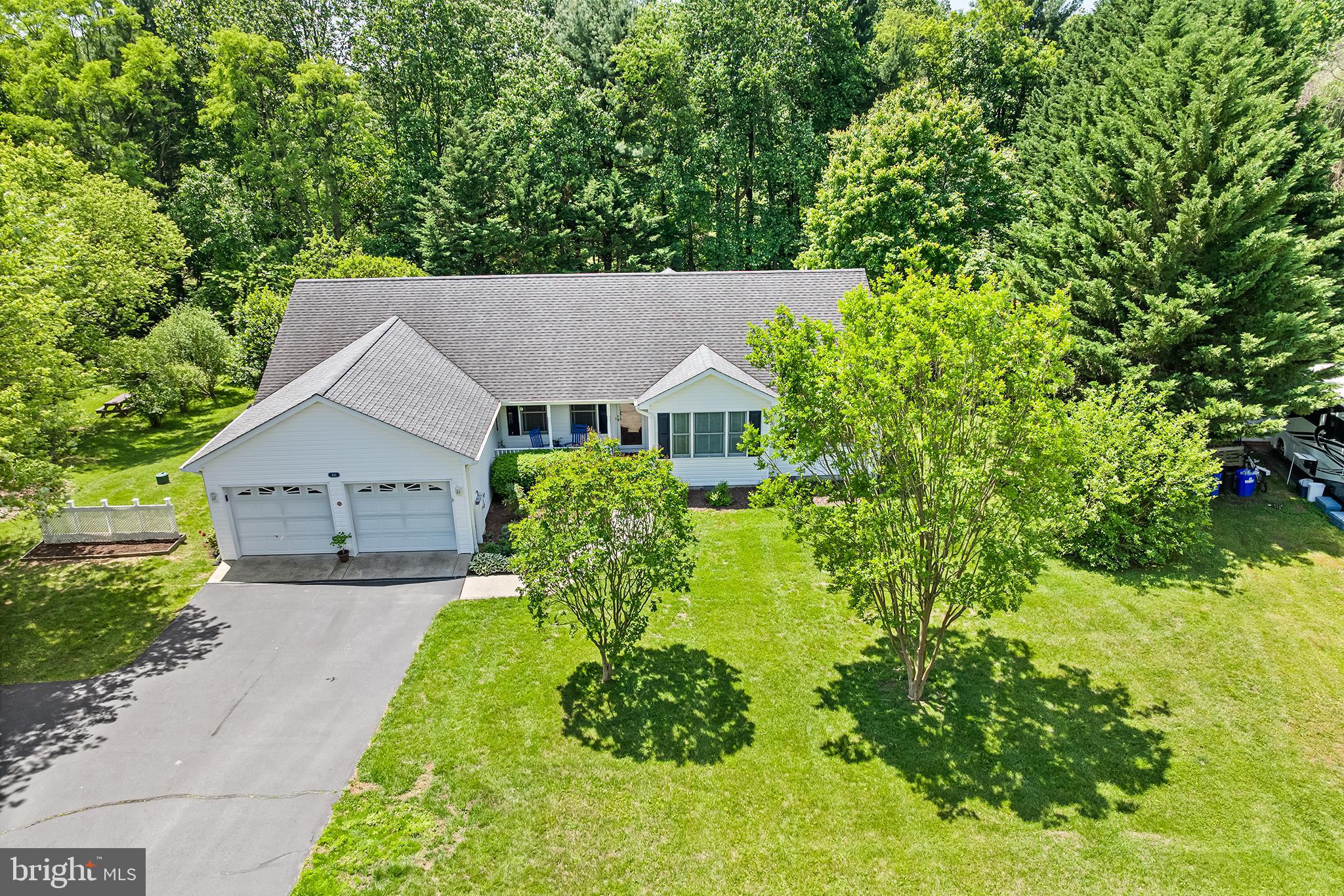 811 S MEADOWVIEW DRIVE