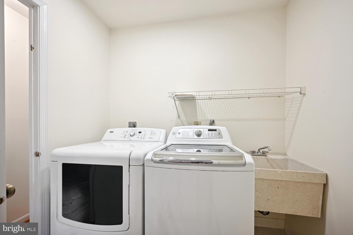 PINE KNOLLS - Residential