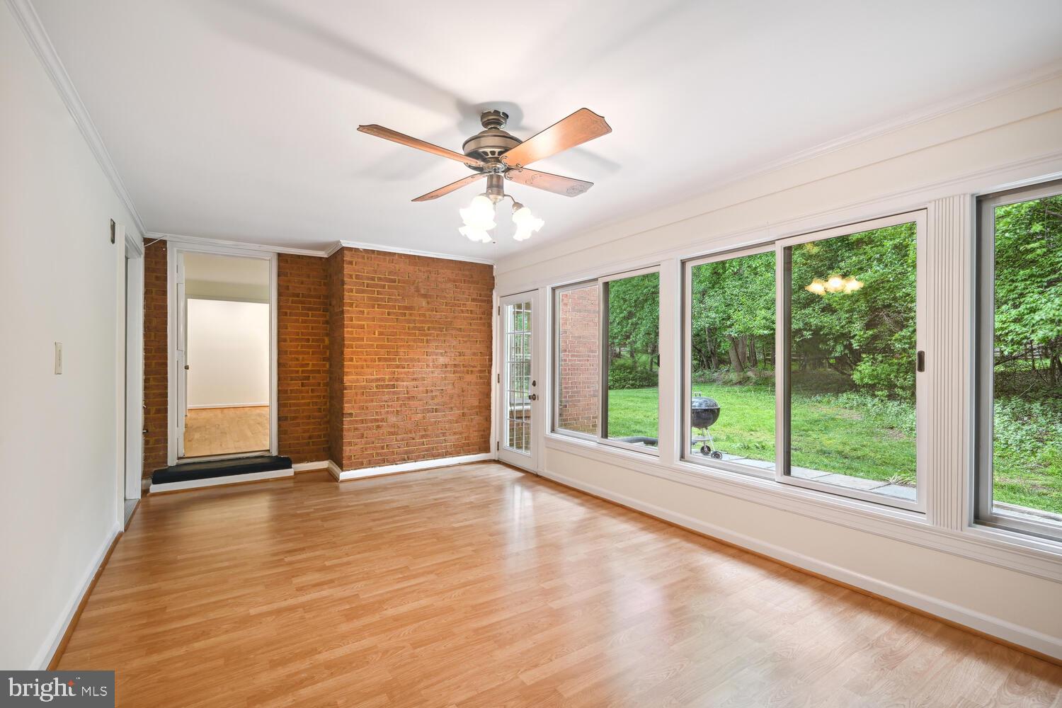 PINE KNOLLS - Residential