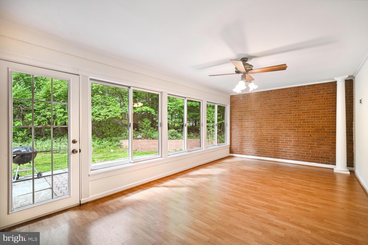 PINE KNOLLS - Residential