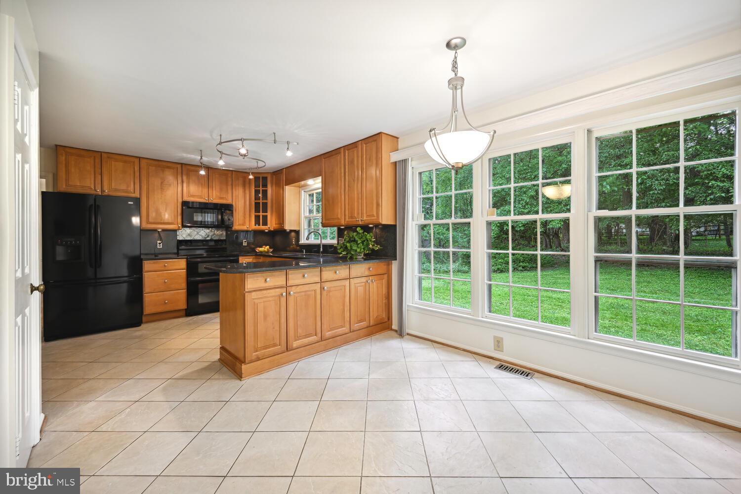 PINE KNOLLS - Residential