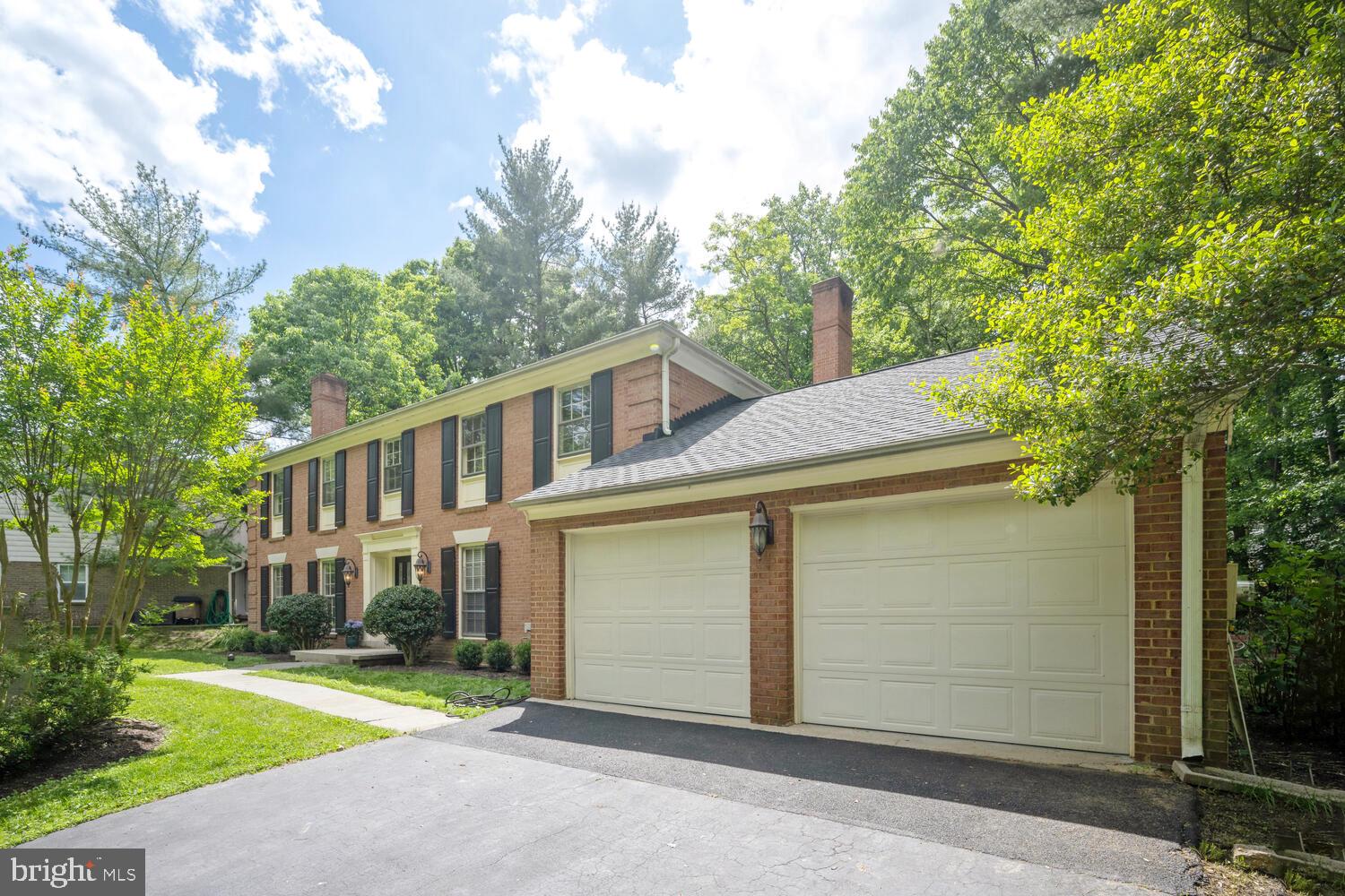 PINE KNOLLS - Residential