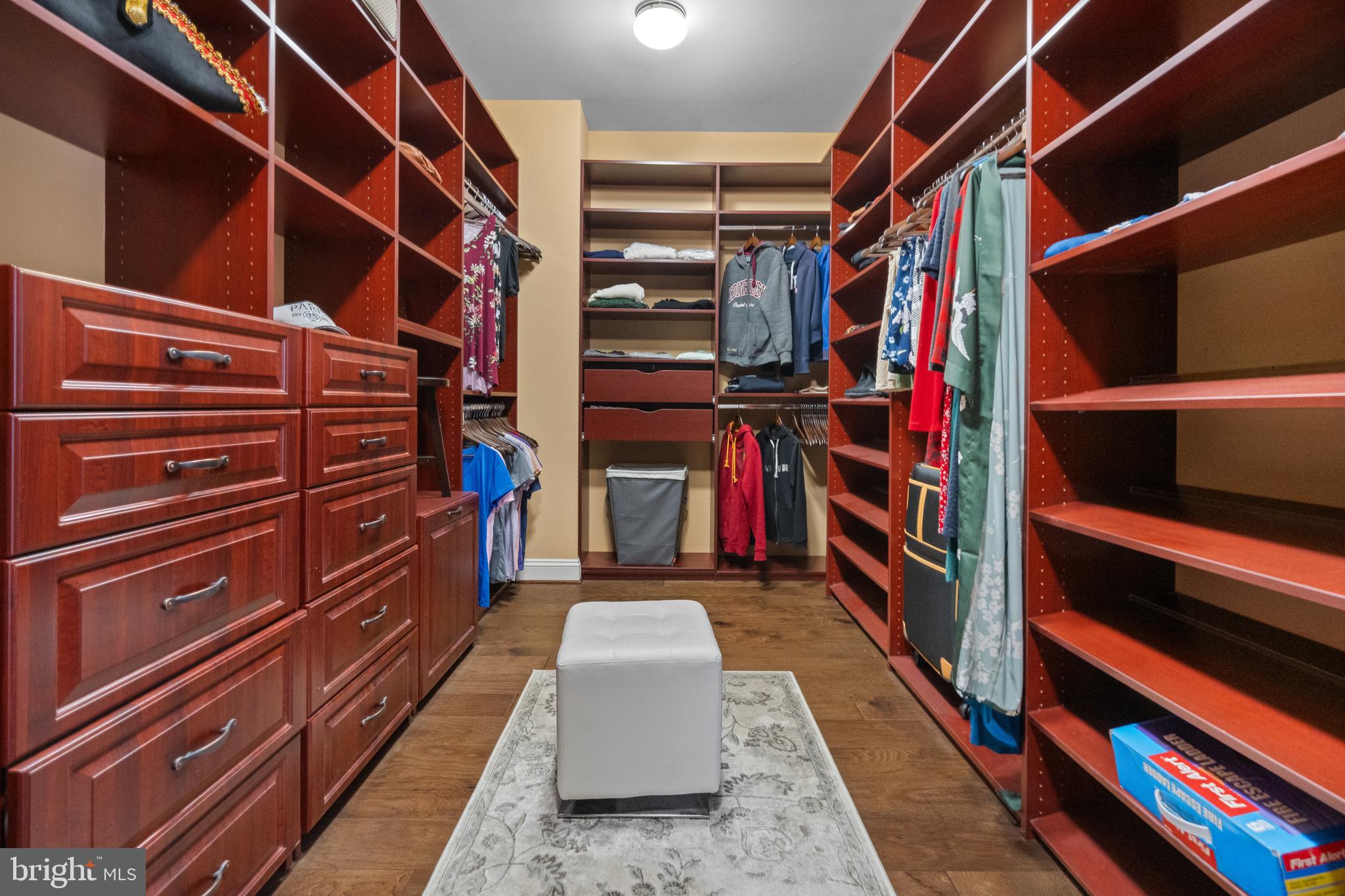 CHESTNUT HILLS - Residential