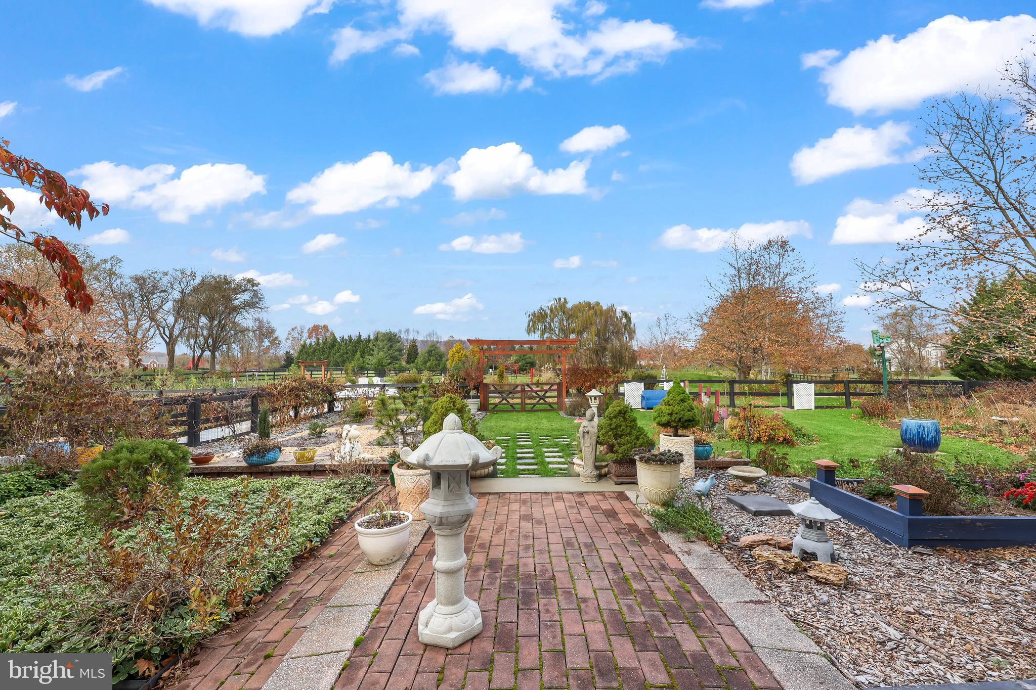 CHESTNUT HILLS - Residential