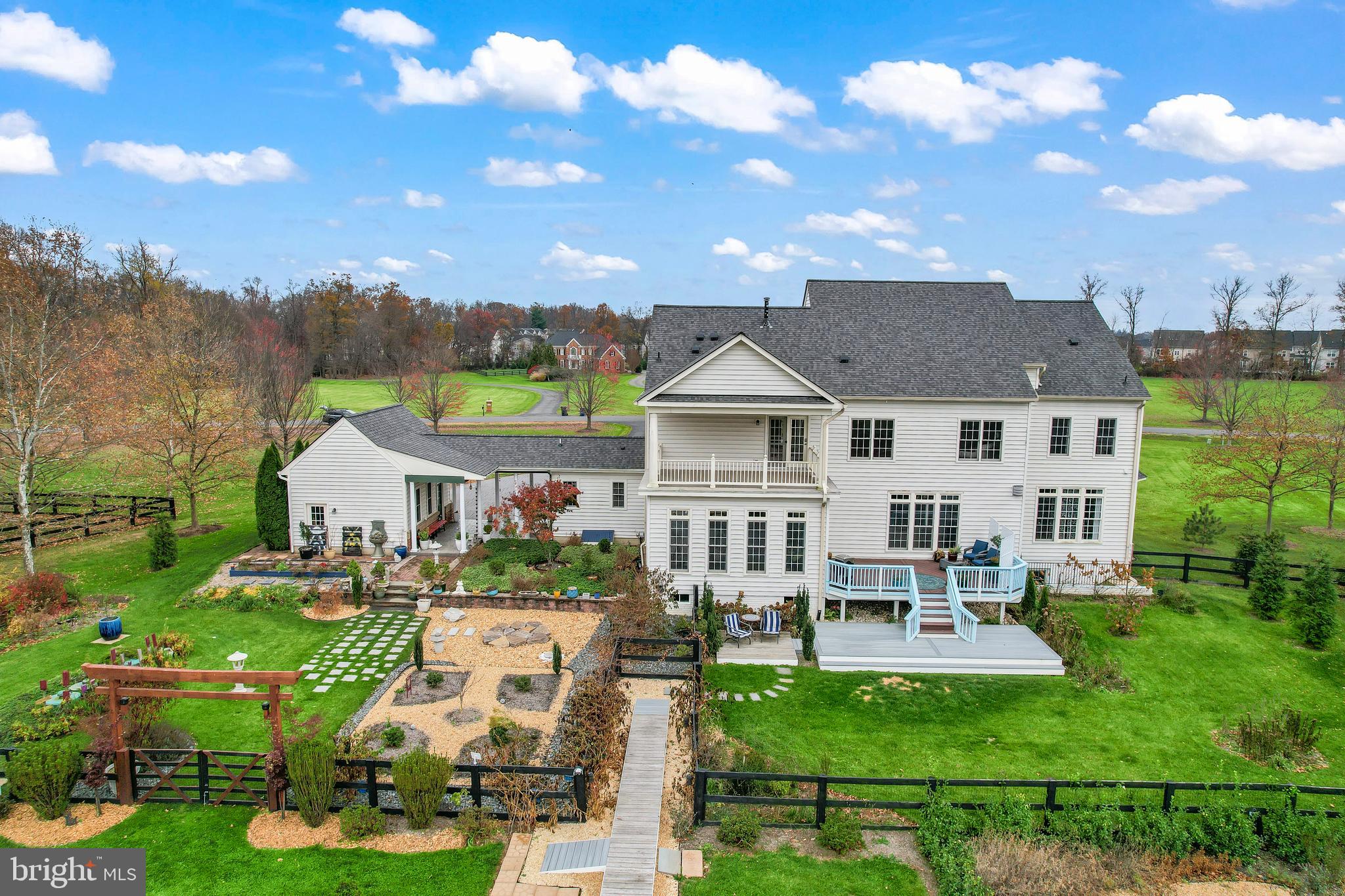 CHESTNUT HILLS - Residential