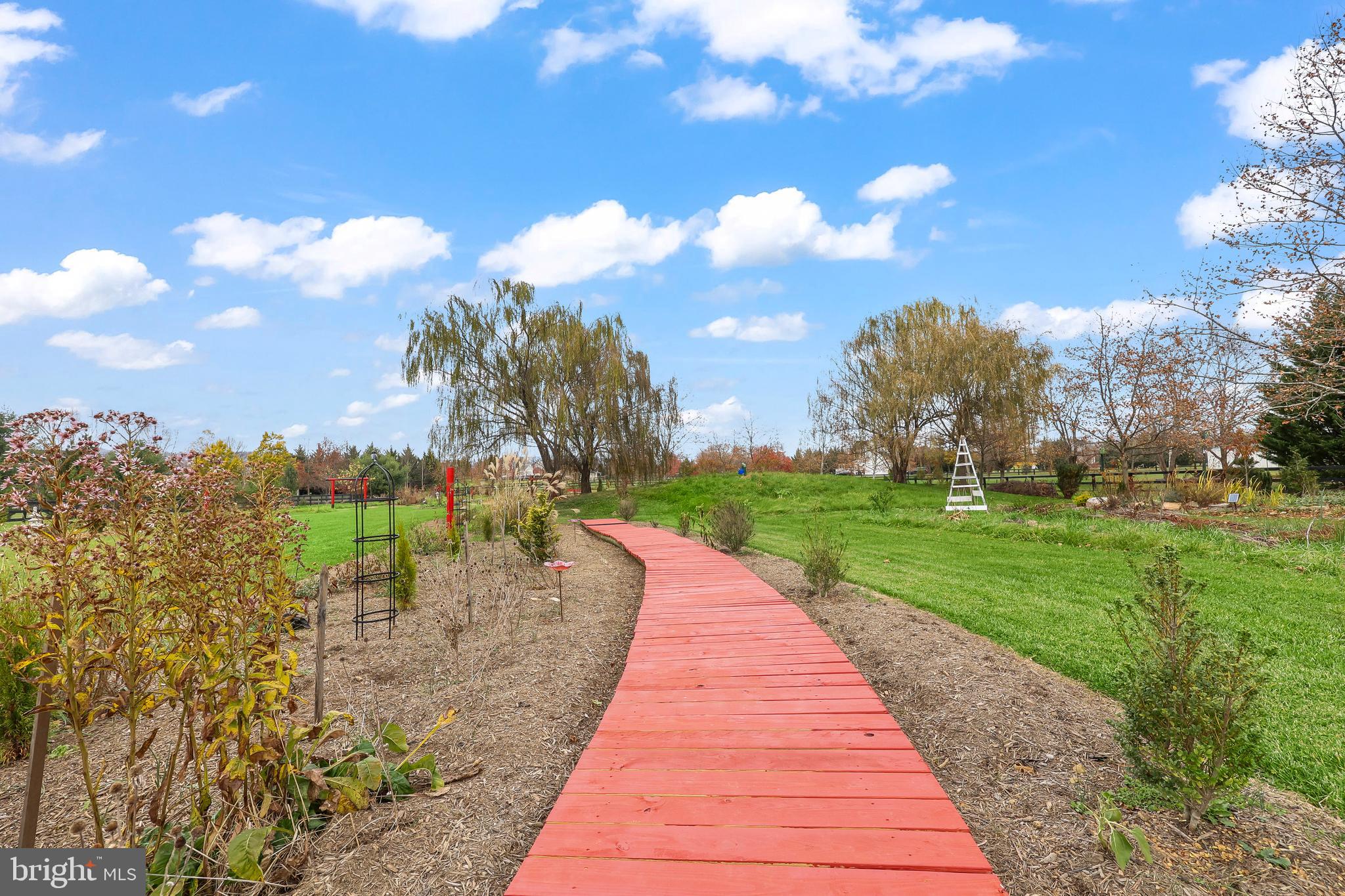 CHESTNUT HILLS - Residential