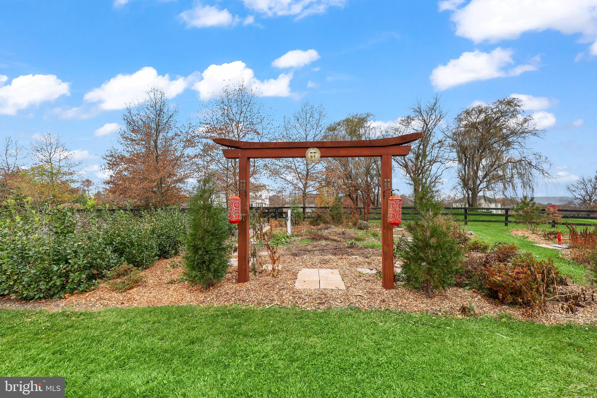 CHESTNUT HILLS - Residential