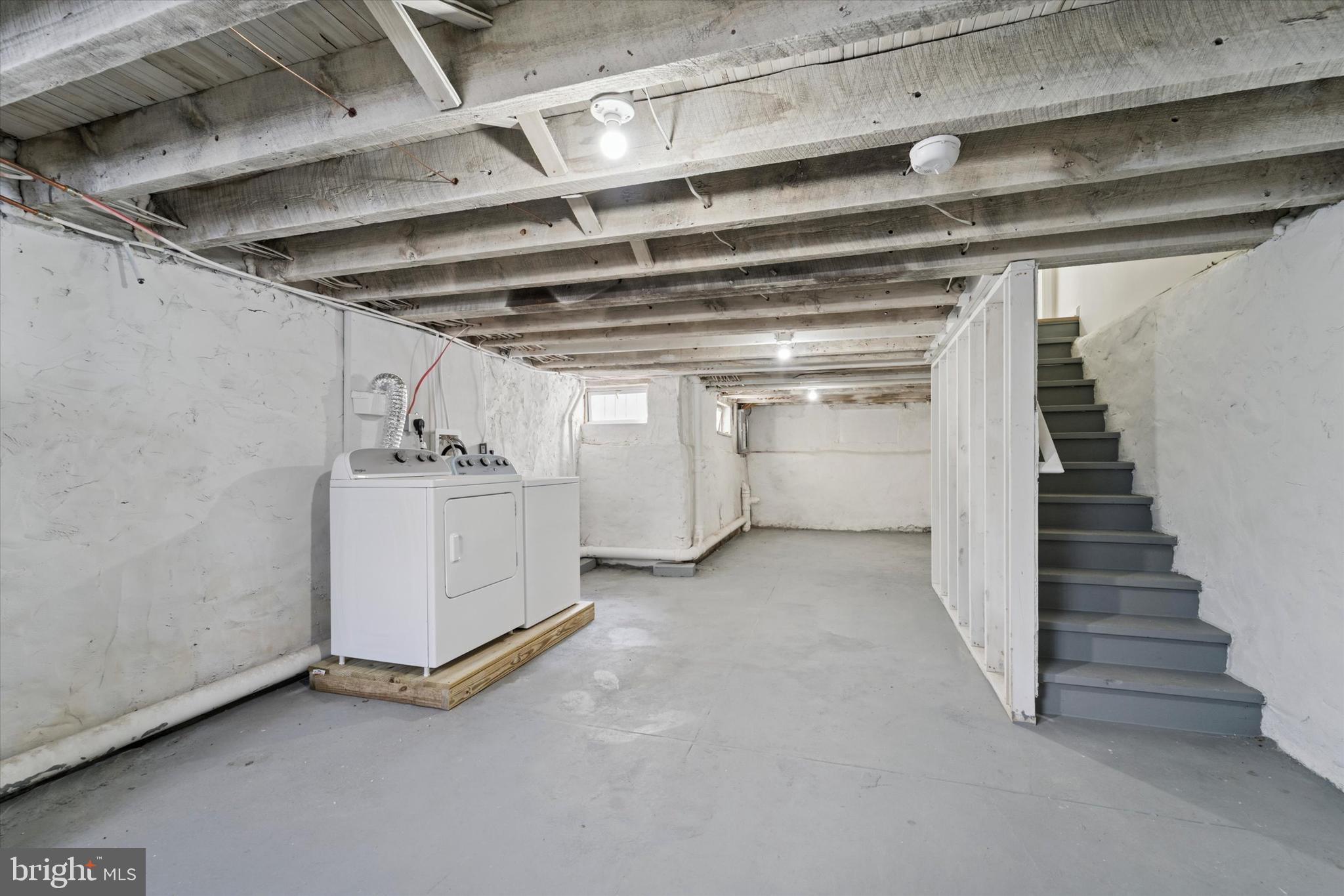 HUNTING PARK - Residential Lease