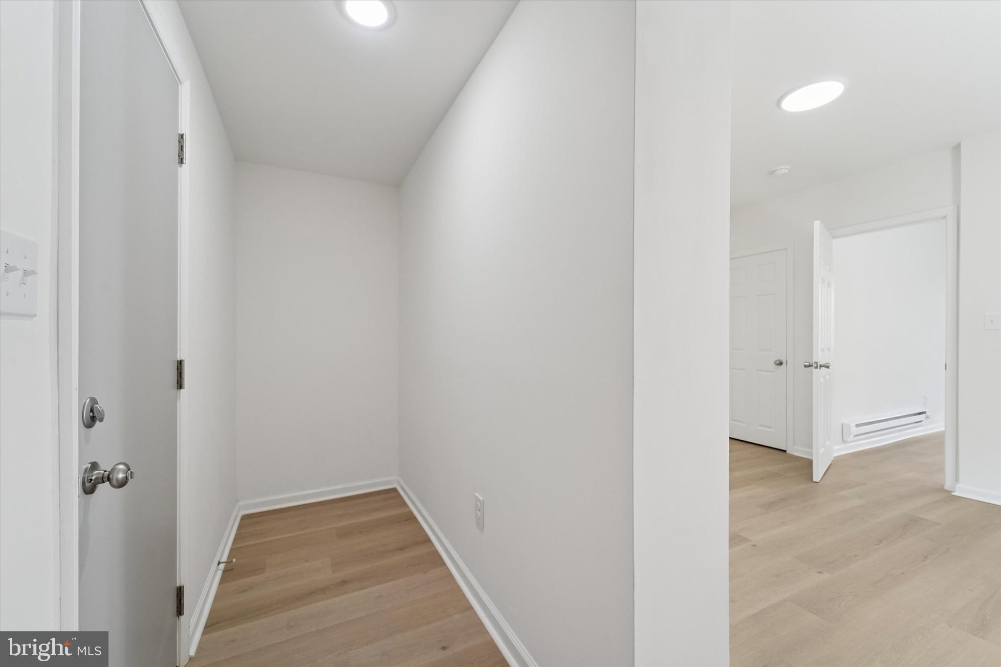 HUNTING PARK - Residential Lease