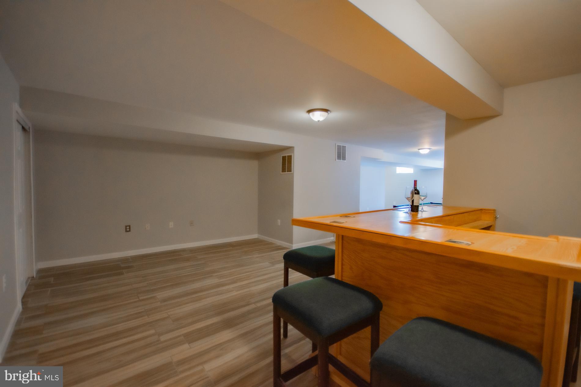 LOCUST HILL - Residential