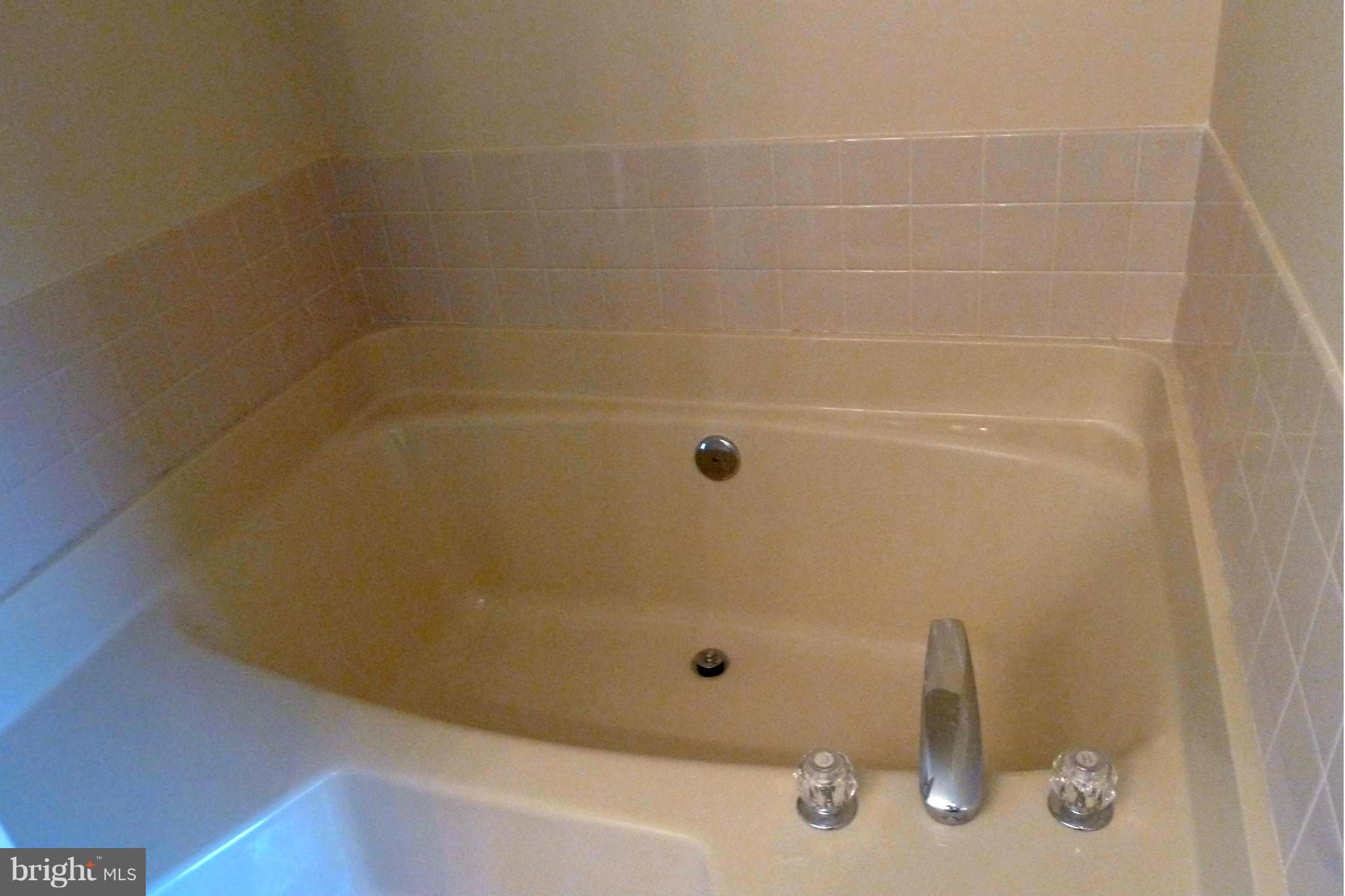 MILLS FARM - Residential Lease