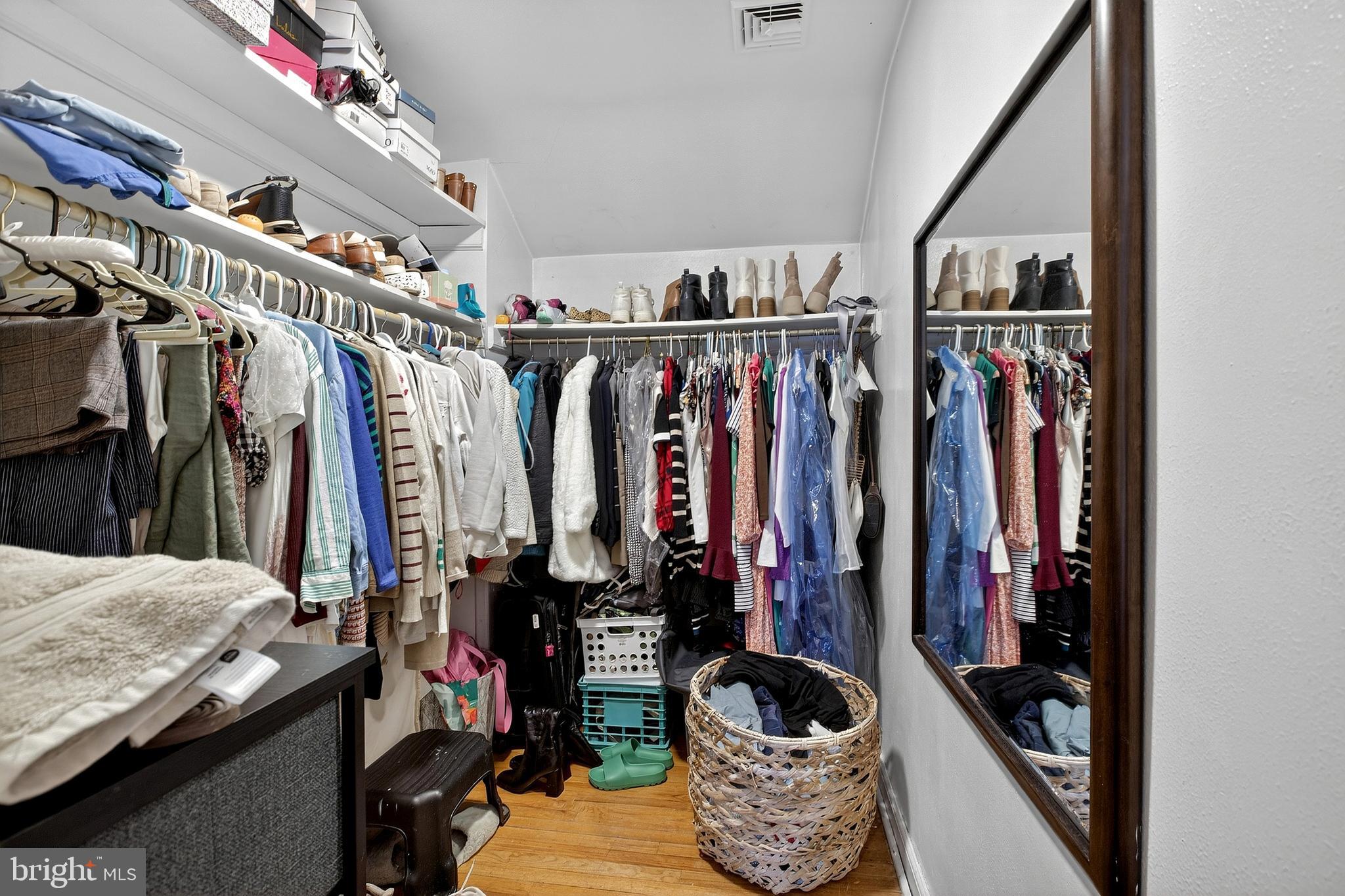 WOODMERE - Residential