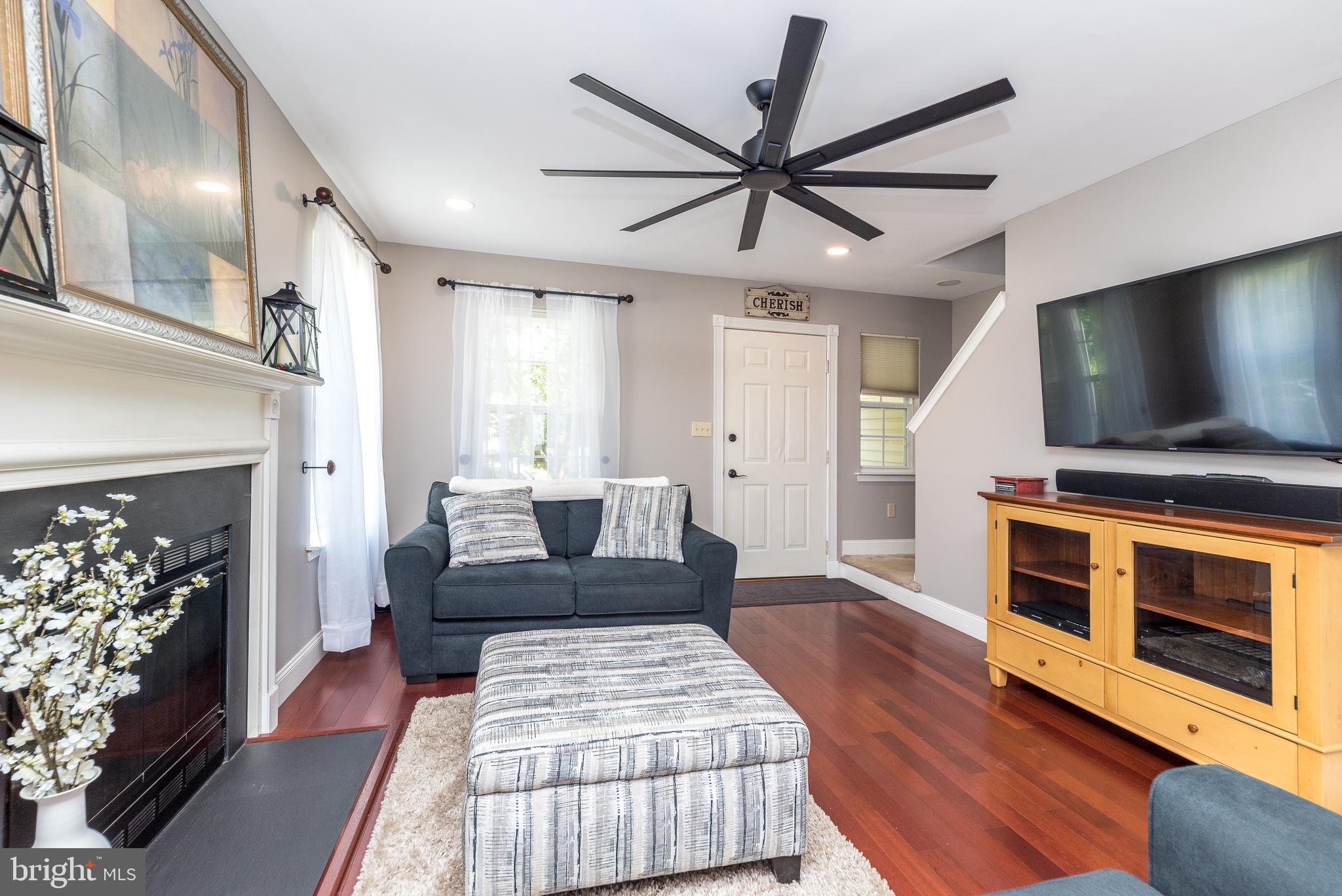 1055 HEATHER LANE