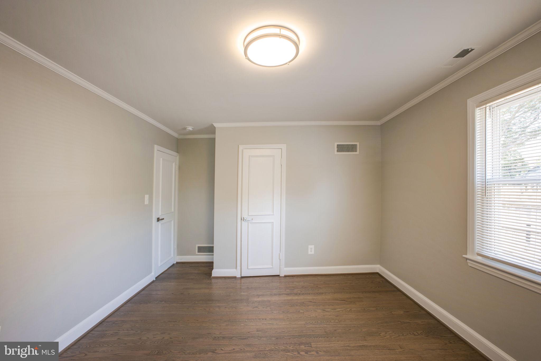 NORTH WOODRIDGE - Residential