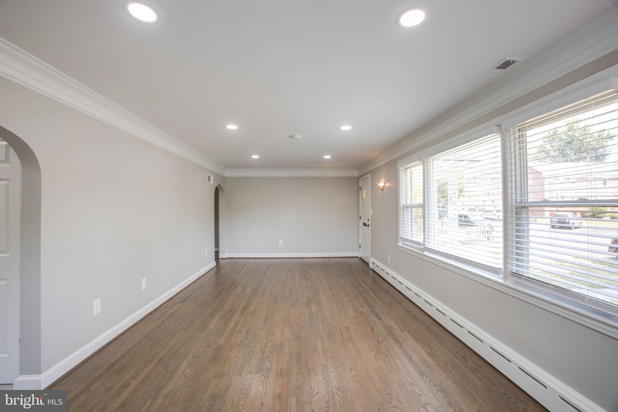 NORTH WOODRIDGE - Residential