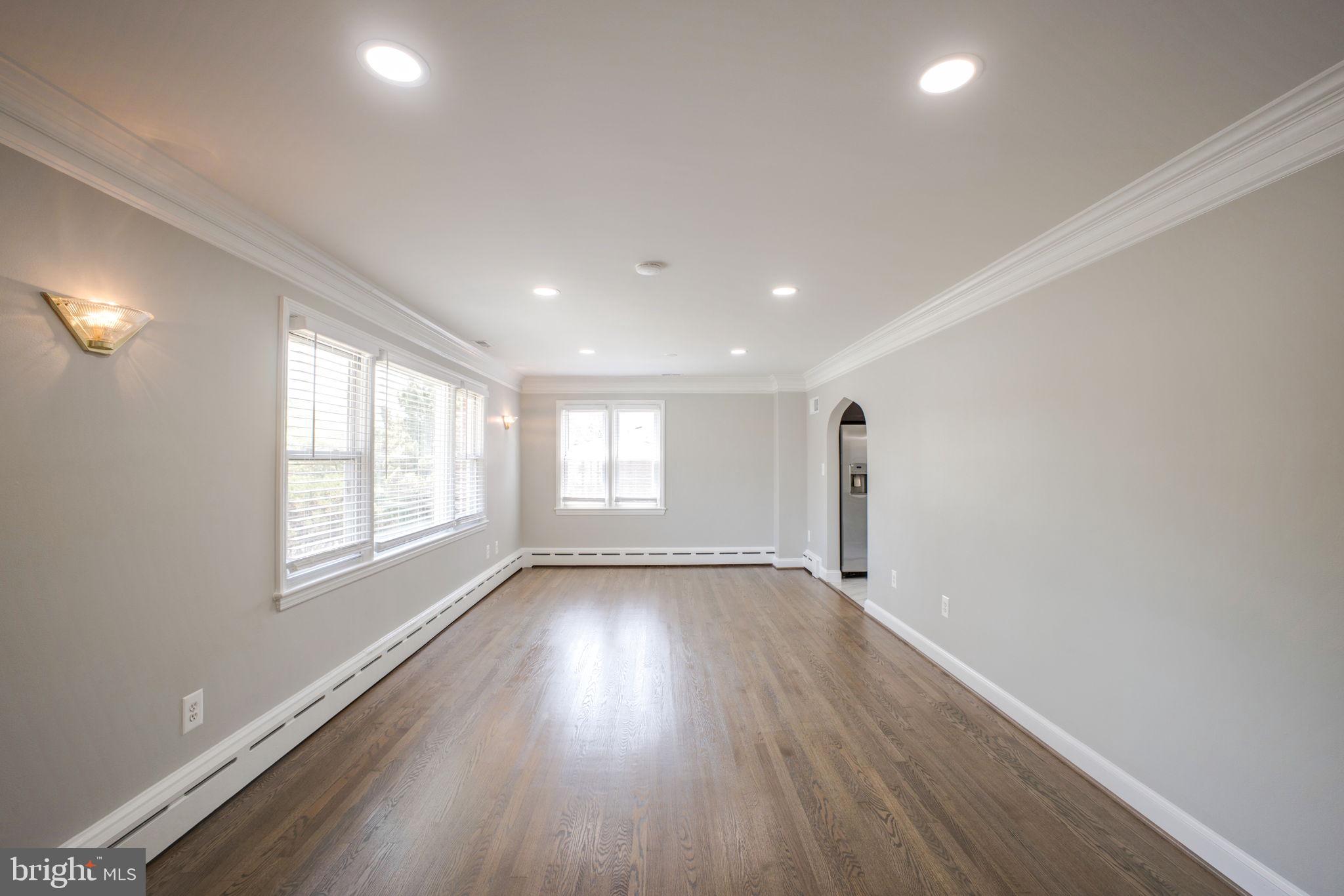 NORTH WOODRIDGE - Residential