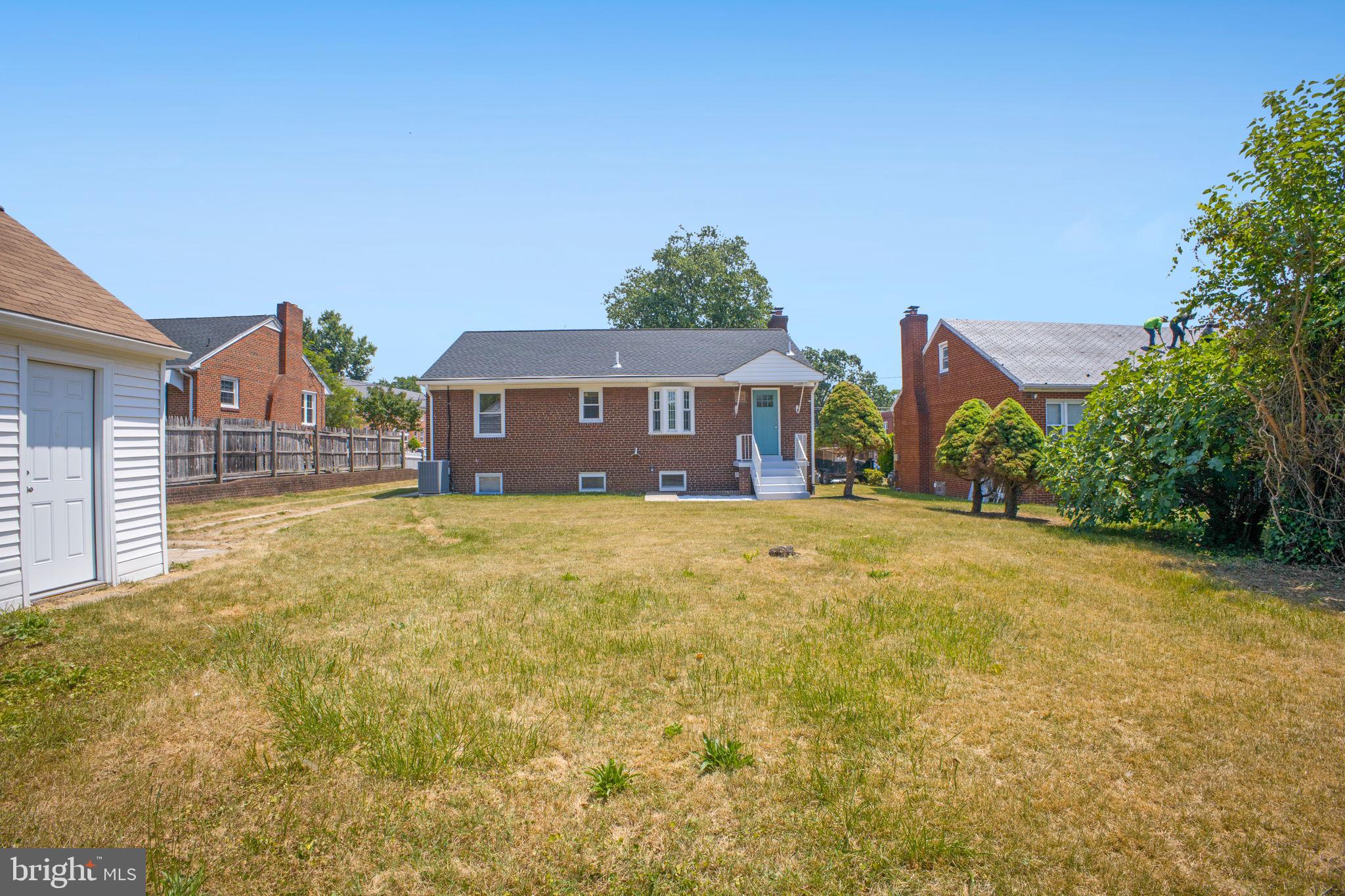 NORTH WOODRIDGE - Residential