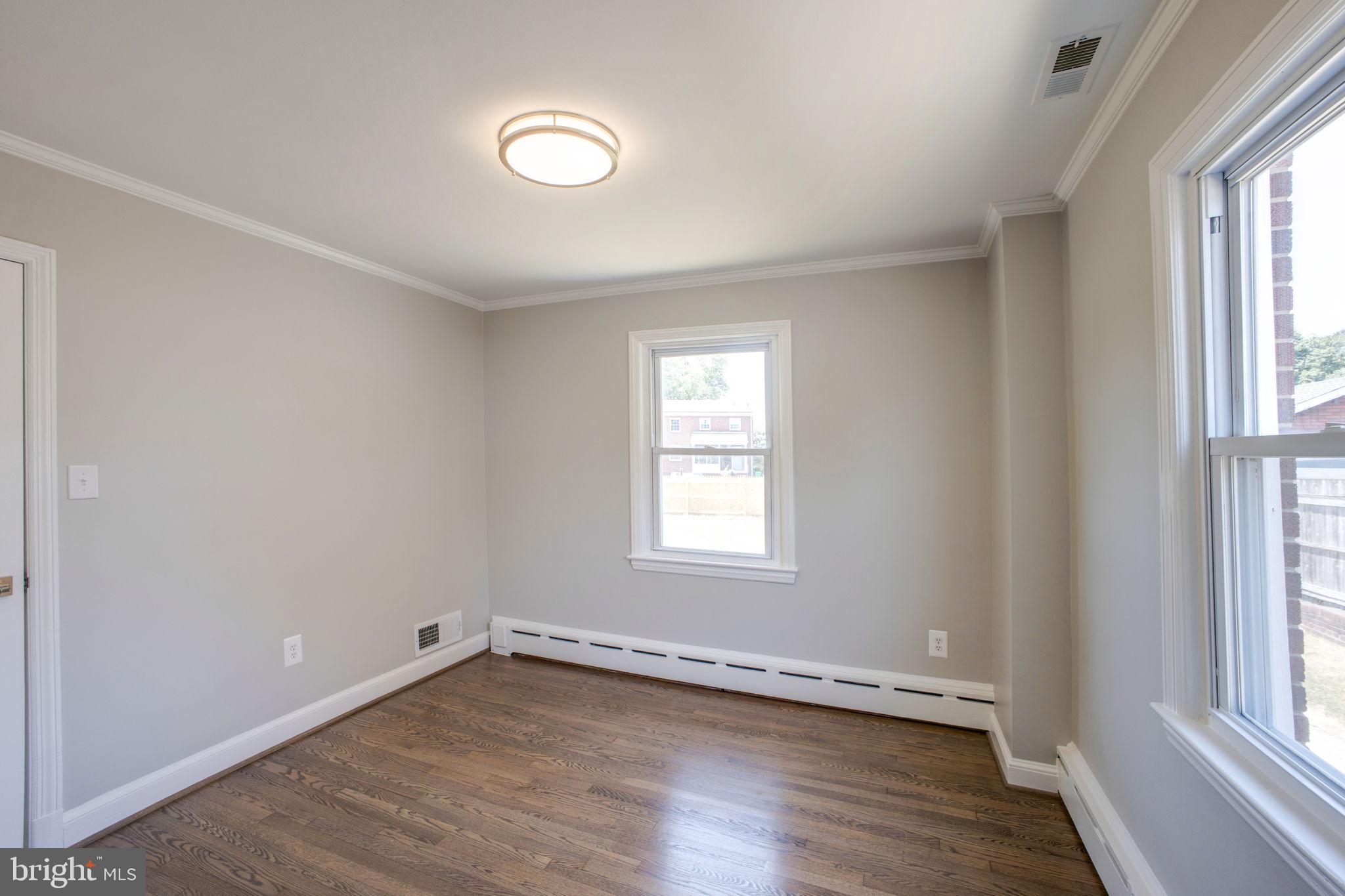 NORTH WOODRIDGE - Residential