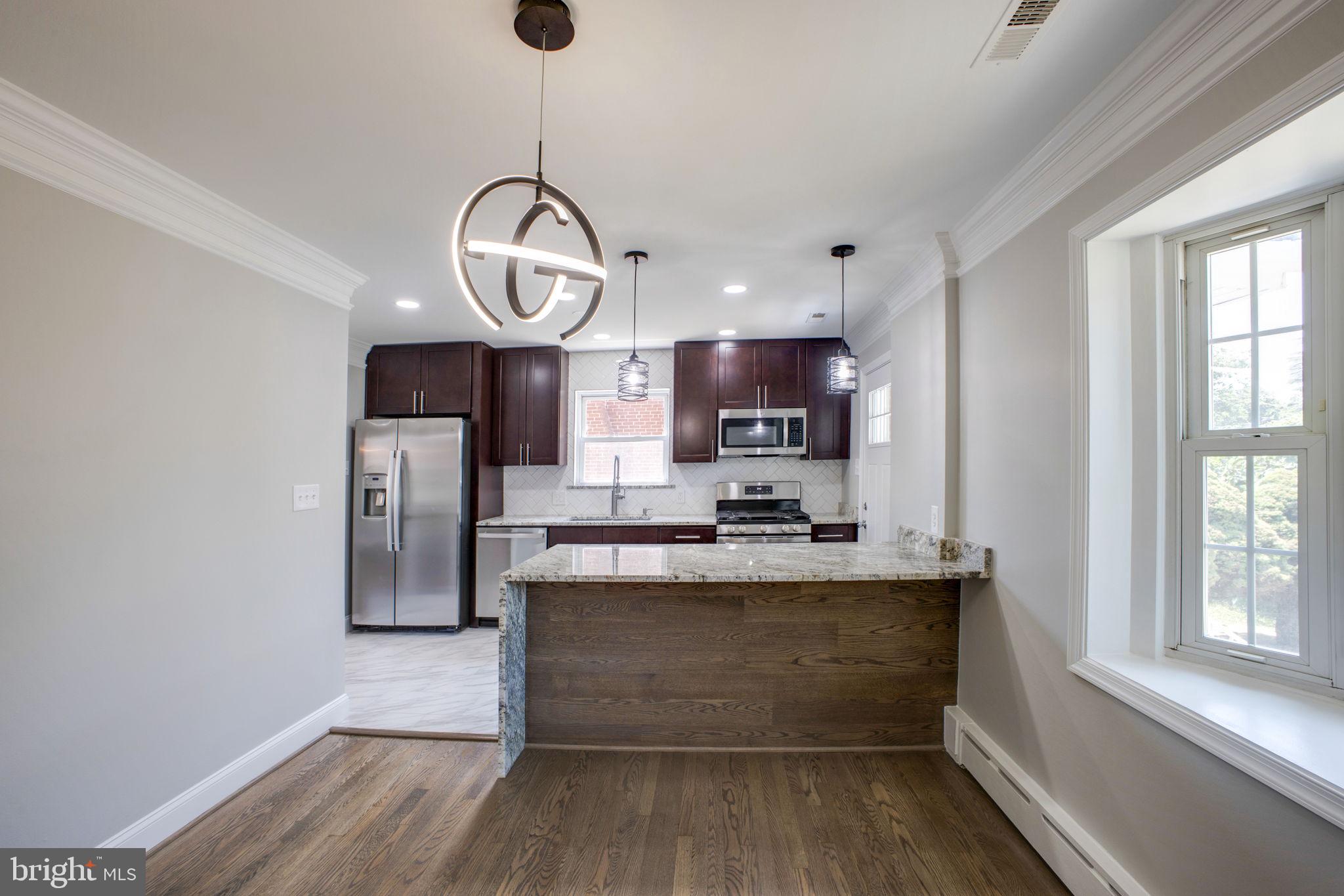 NORTH WOODRIDGE - Residential