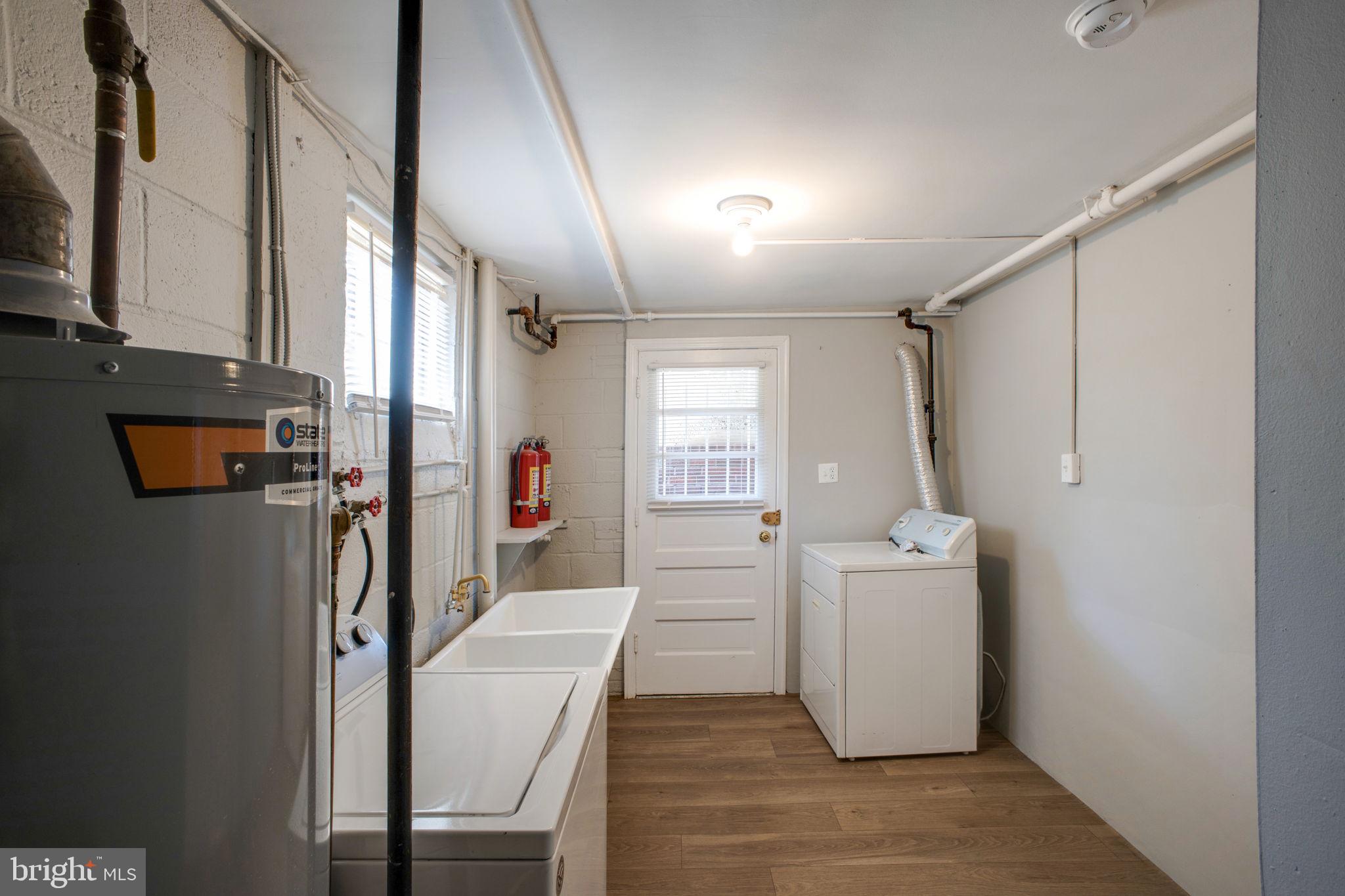 NORTH WOODRIDGE - Residential