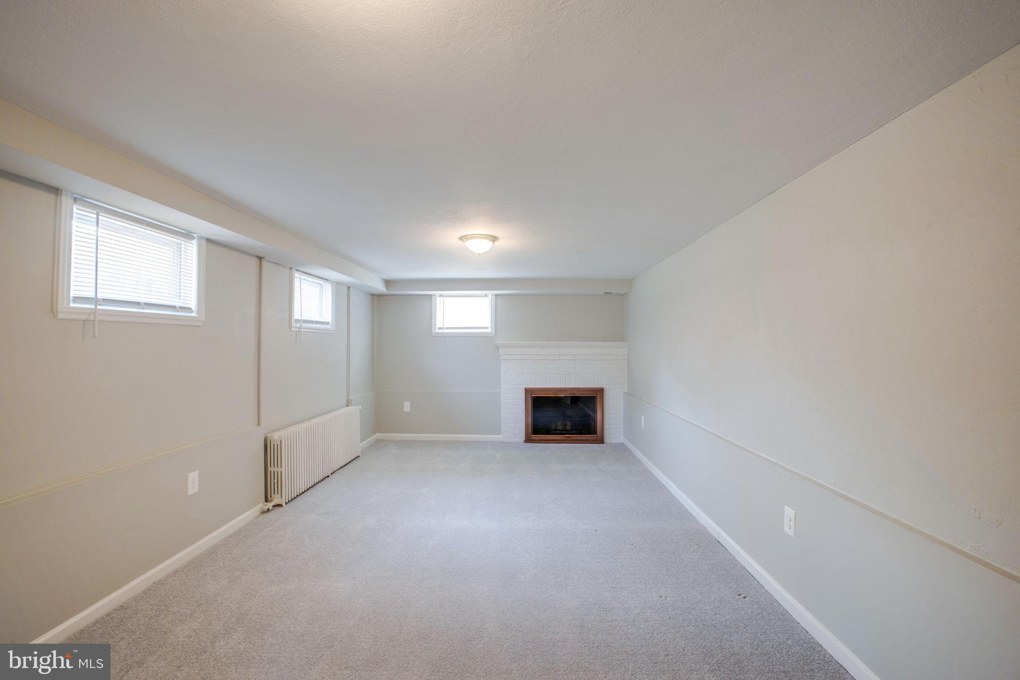 NORTH WOODRIDGE - Residential