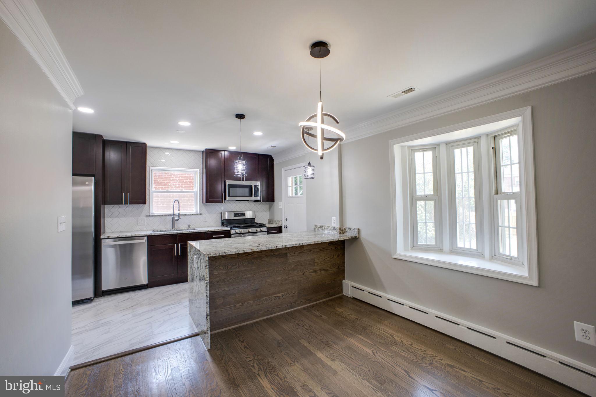 NORTH WOODRIDGE - Residential