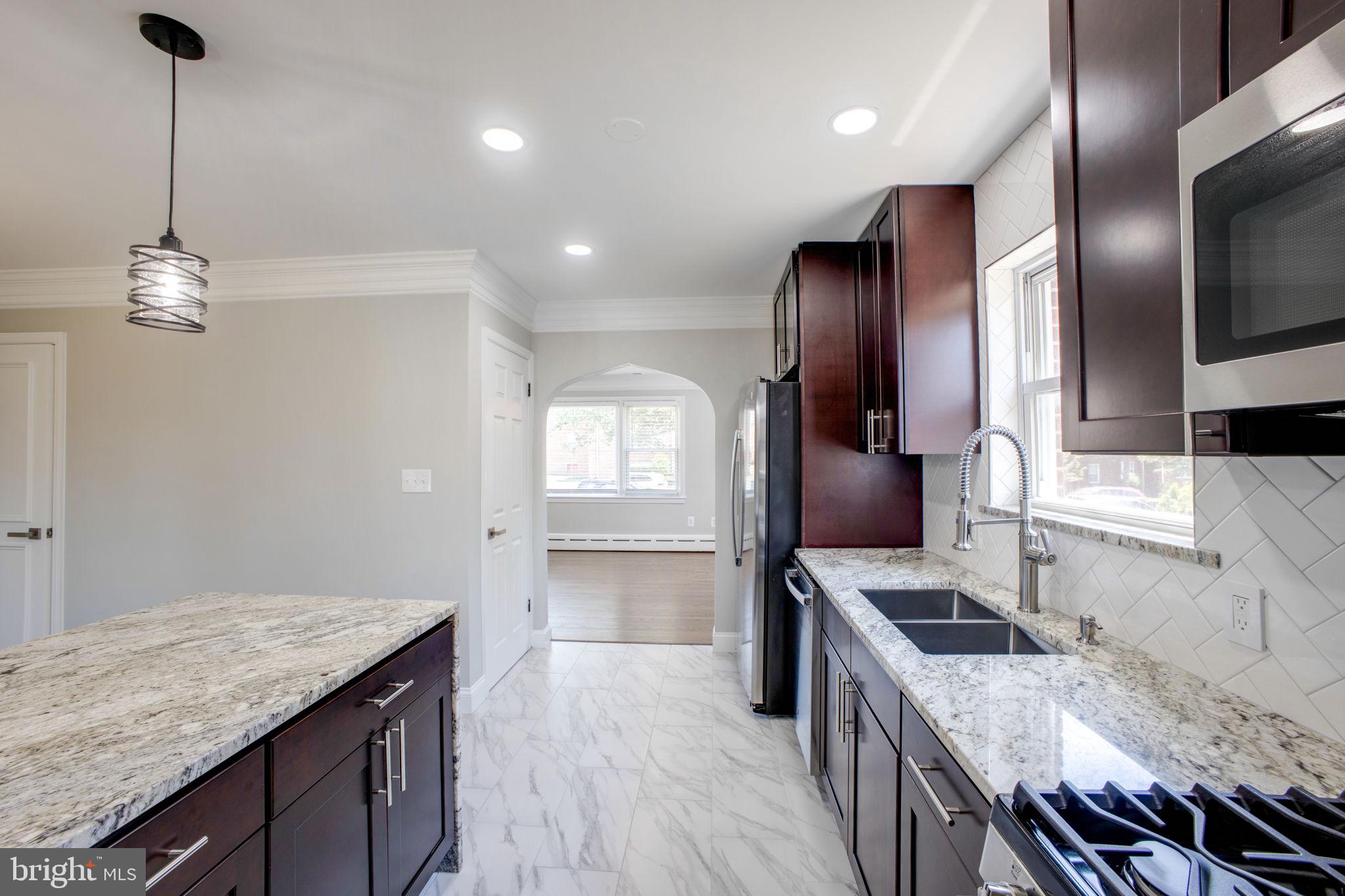 NORTH WOODRIDGE - Residential