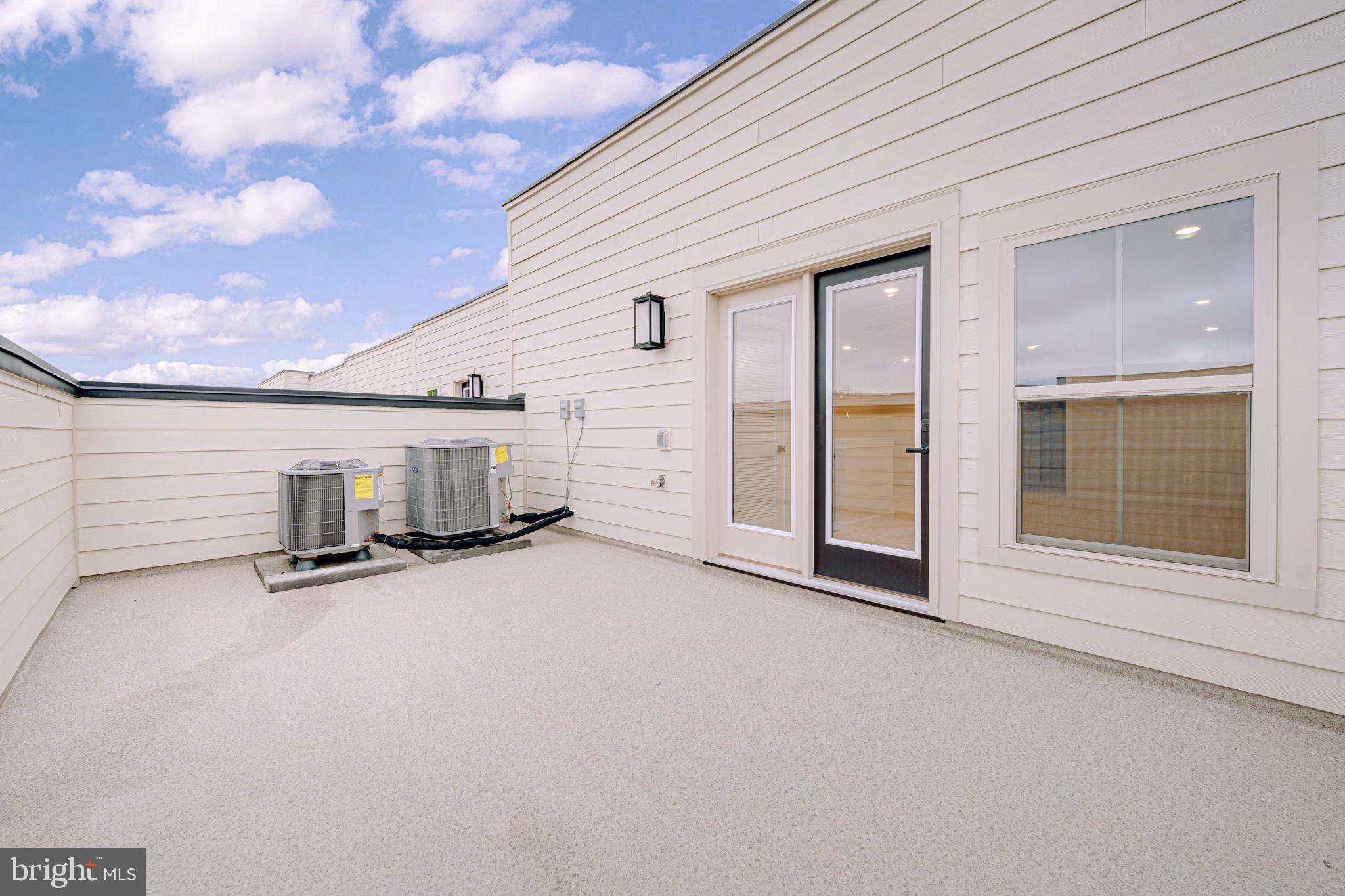 BOULEVARD VI TOWNS - Residential