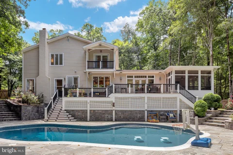 328 Canterwood Ln, Great Falls, VA 22066 - #: VAFX2332374