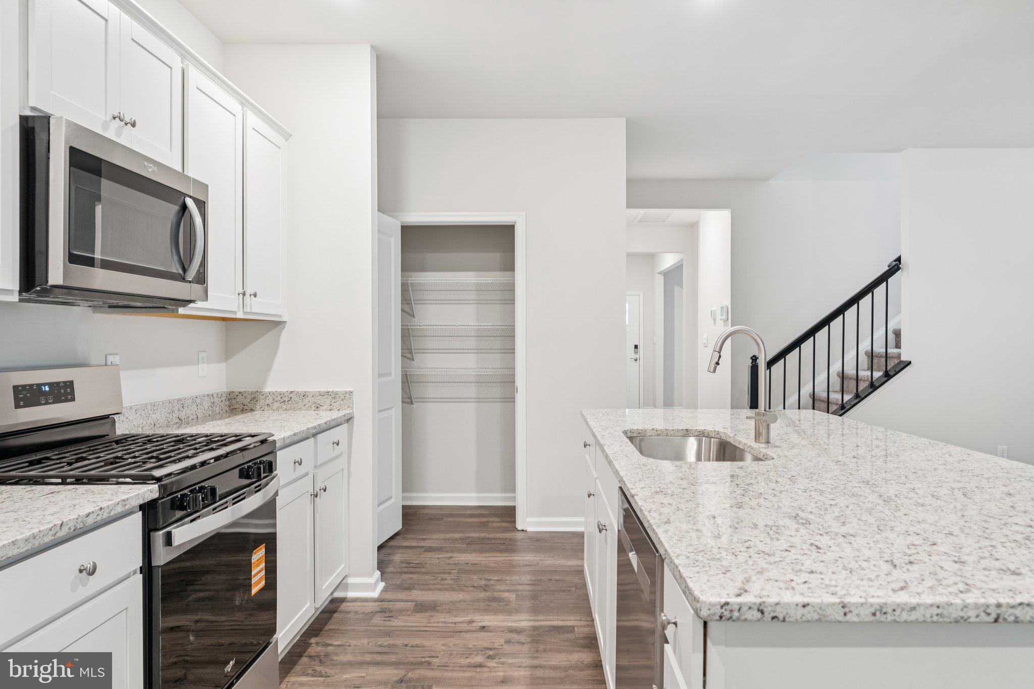 LADYSMITH VILLAGE - Residential