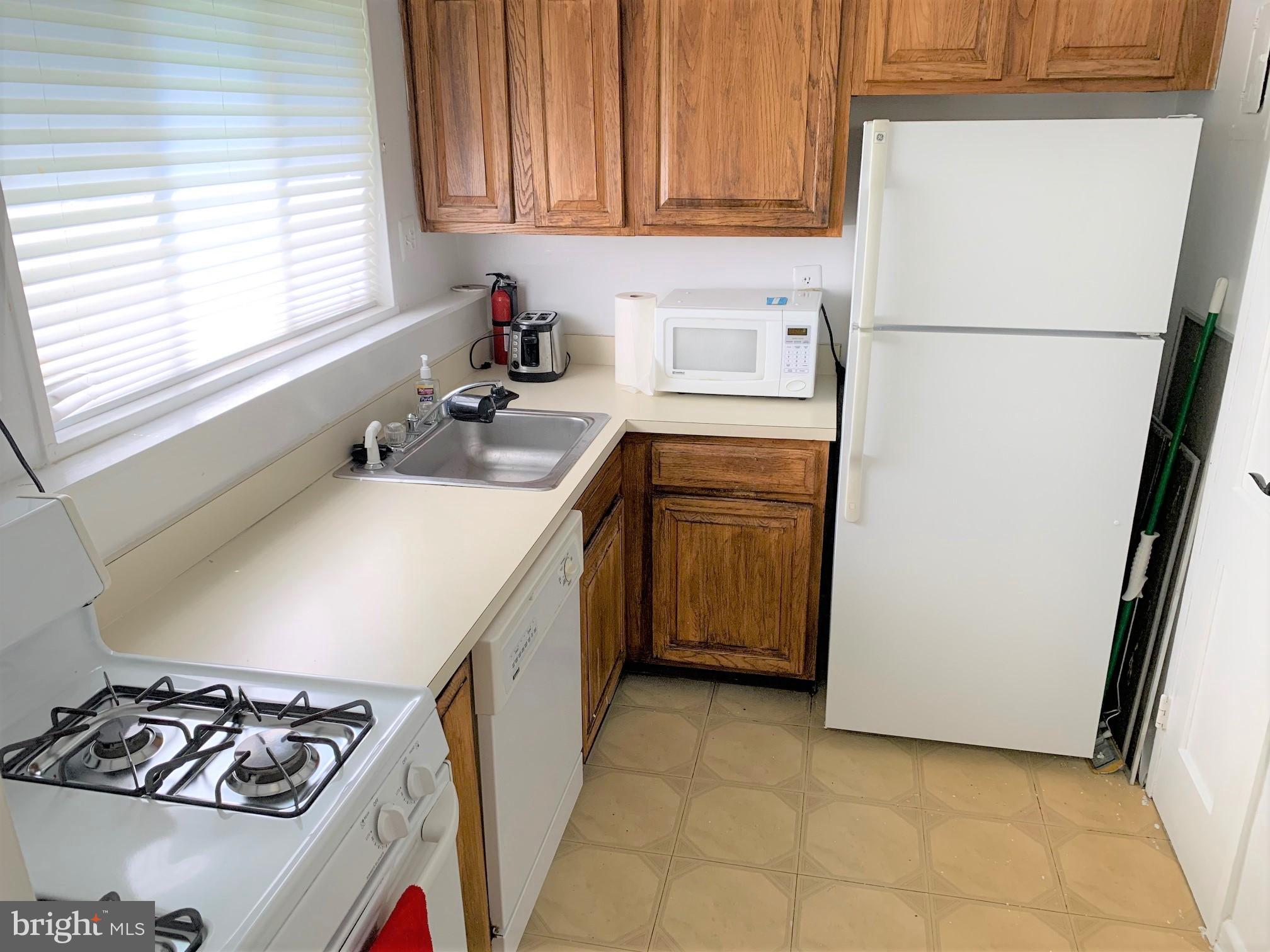 PARKSIDE CONDOMINIUMS - Residential