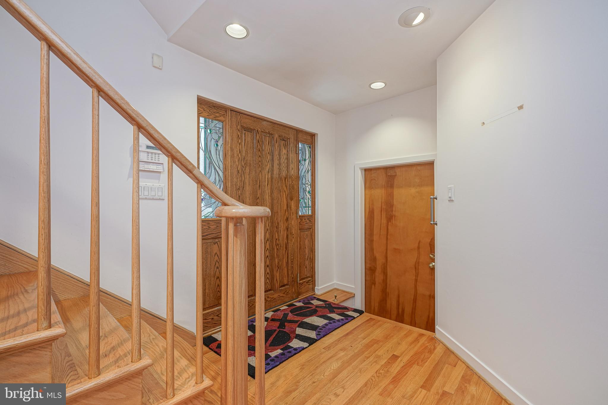 QUEEN VILLAGE - Residential