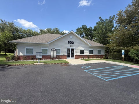Photo of 602 Little Gloucester Road, BLACKWOOD, NJ 08012 (MLS # NJCD2126086)