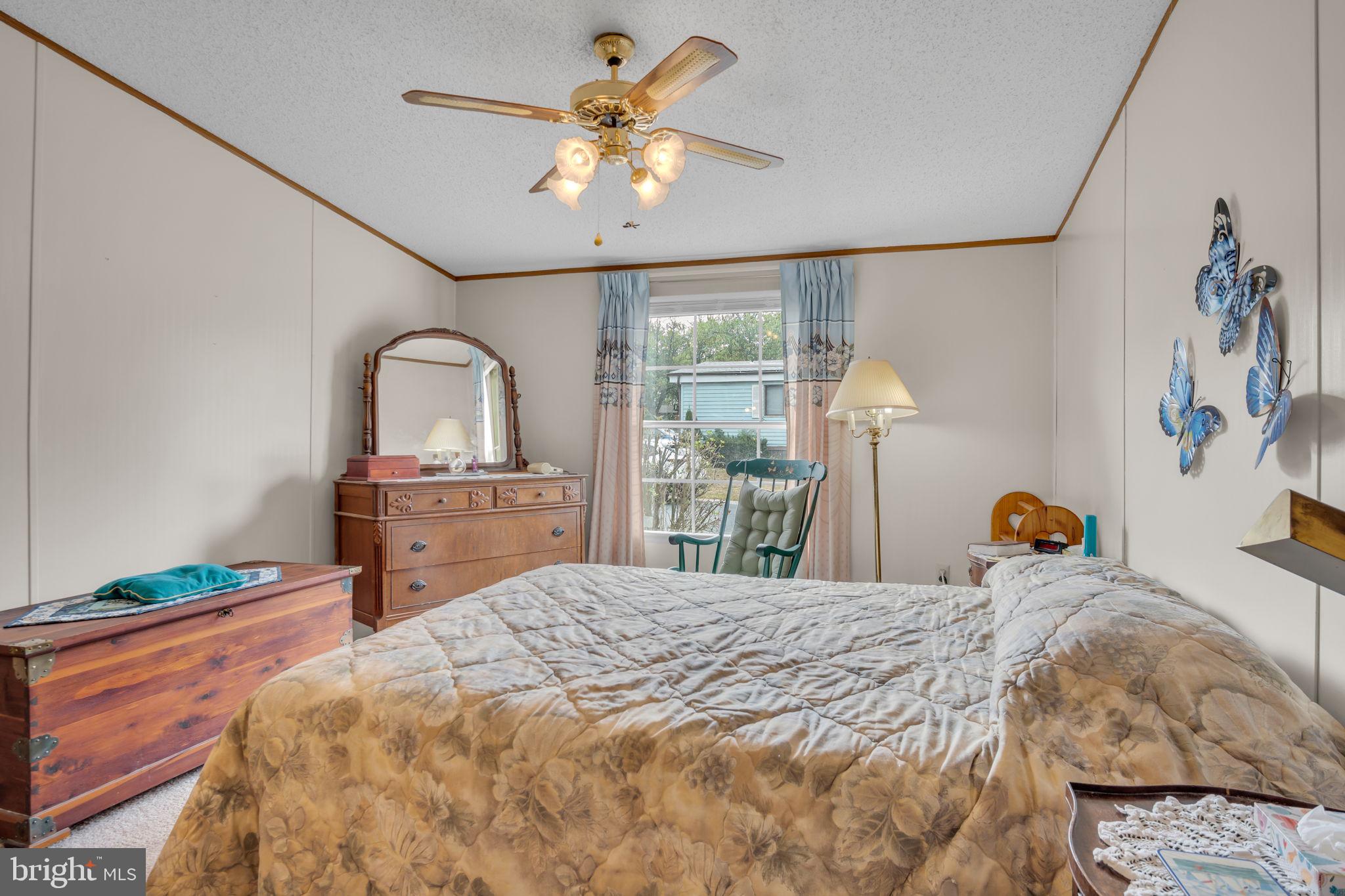 COUNTRY MANOR WEST - Residential