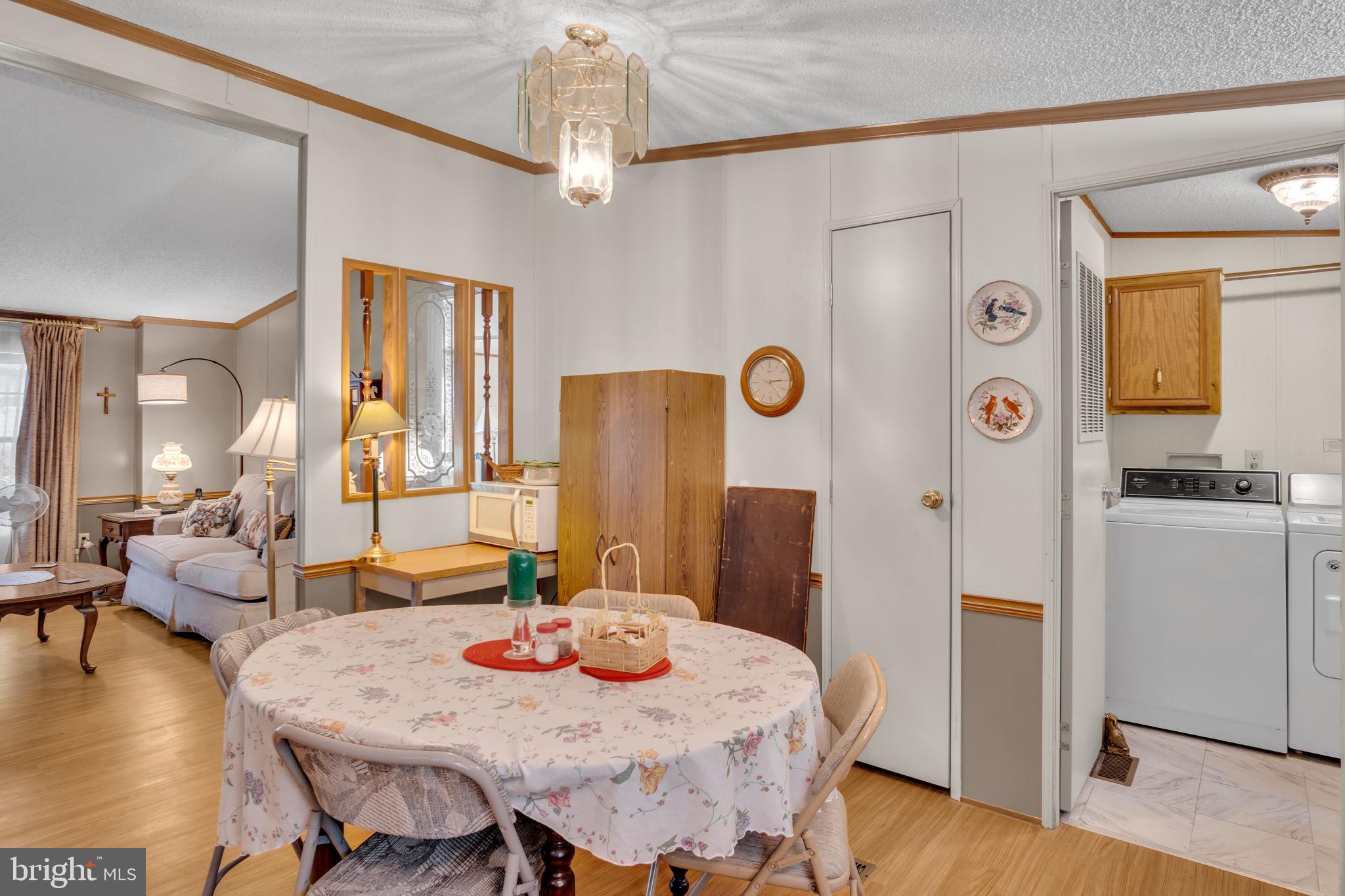 COUNTRY MANOR WEST - Residential