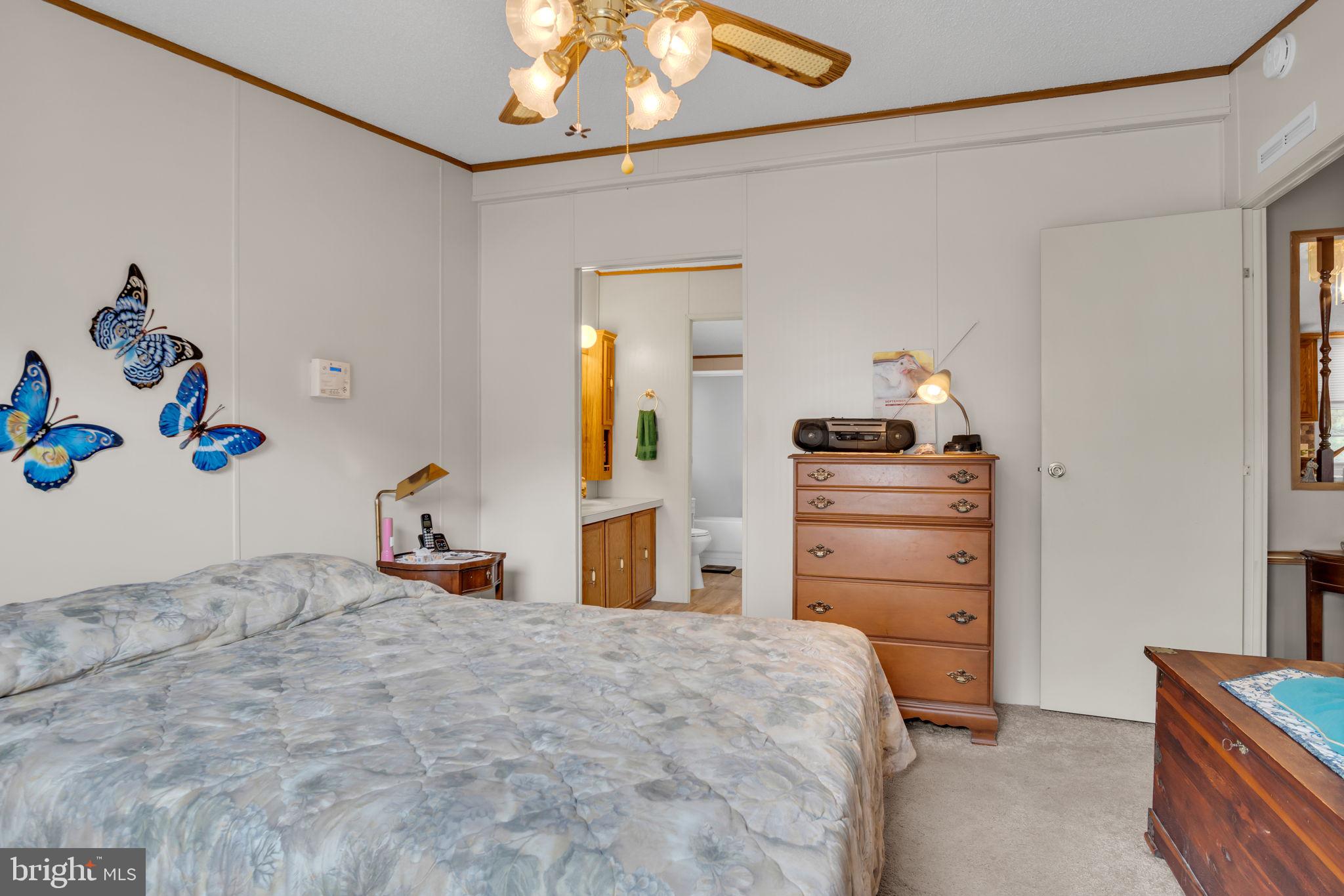 COUNTRY MANOR WEST - Residential