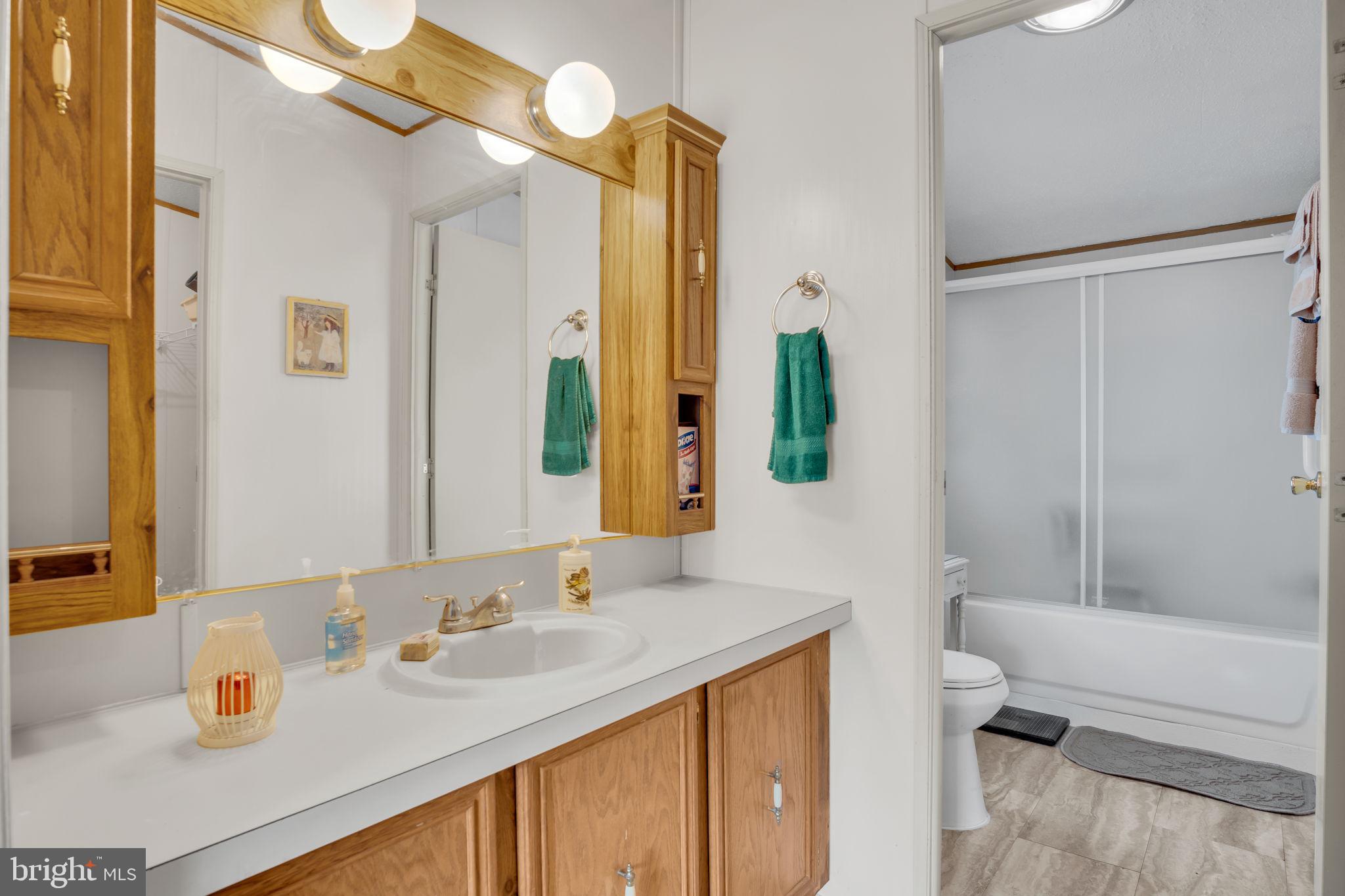 COUNTRY MANOR WEST - Residential