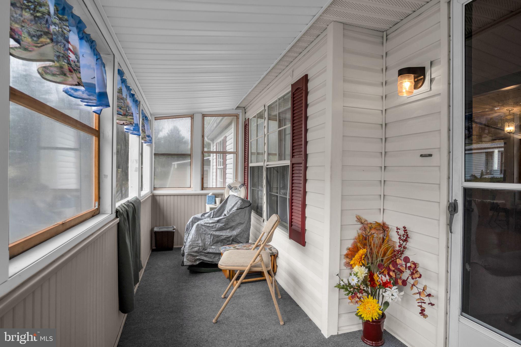 COUNTRY MANOR WEST - Residential