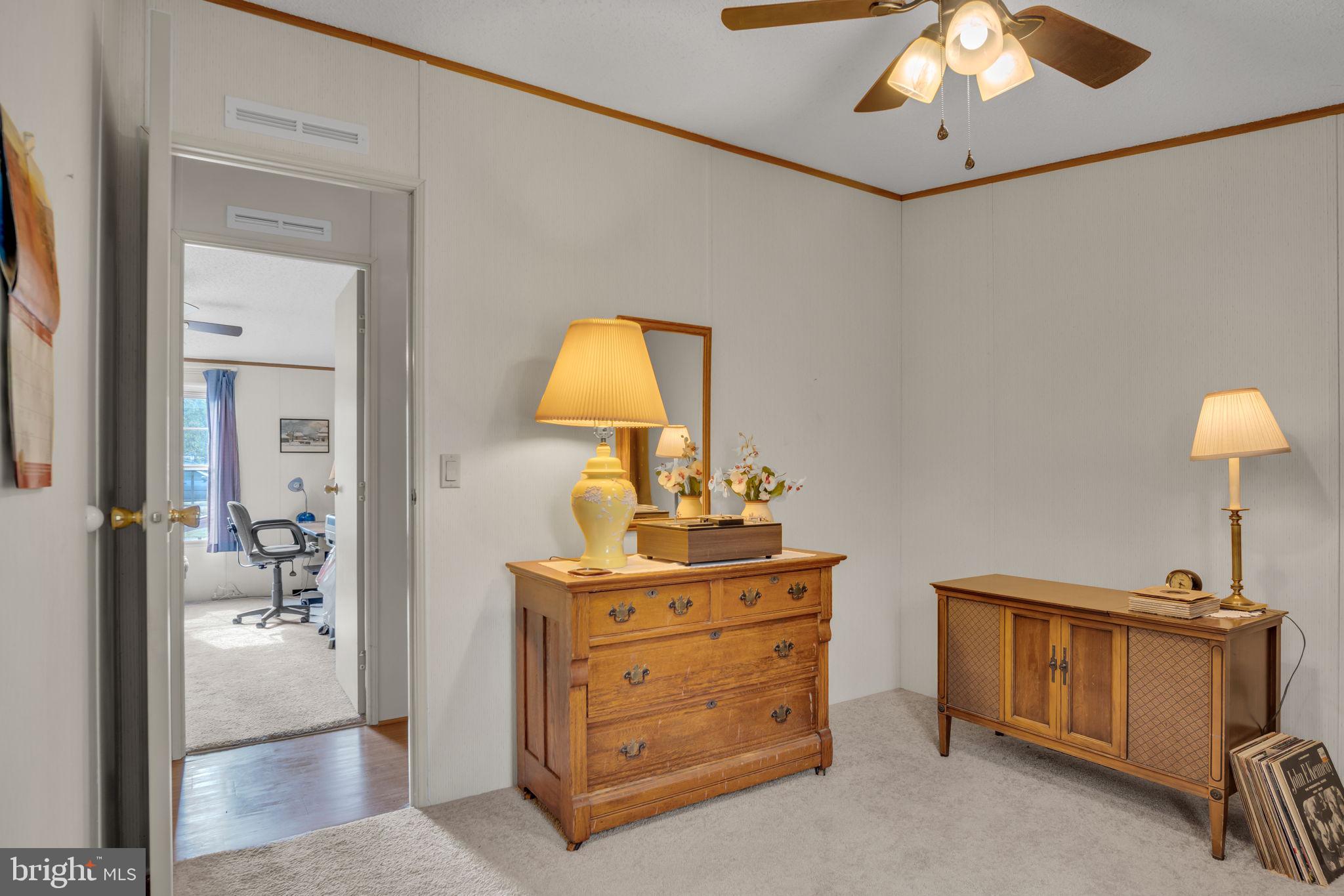 COUNTRY MANOR WEST - Residential