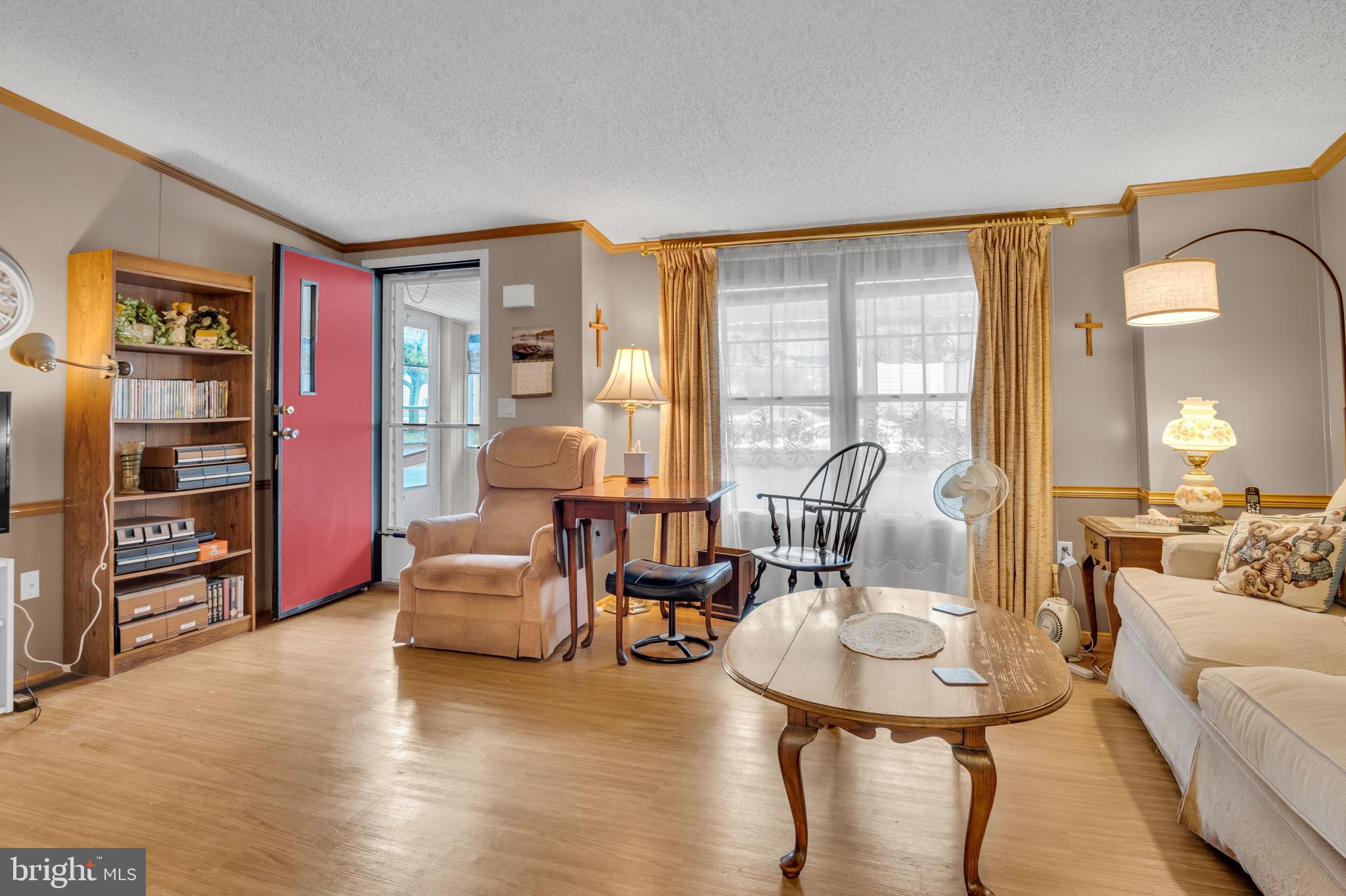 COUNTRY MANOR WEST - Residential